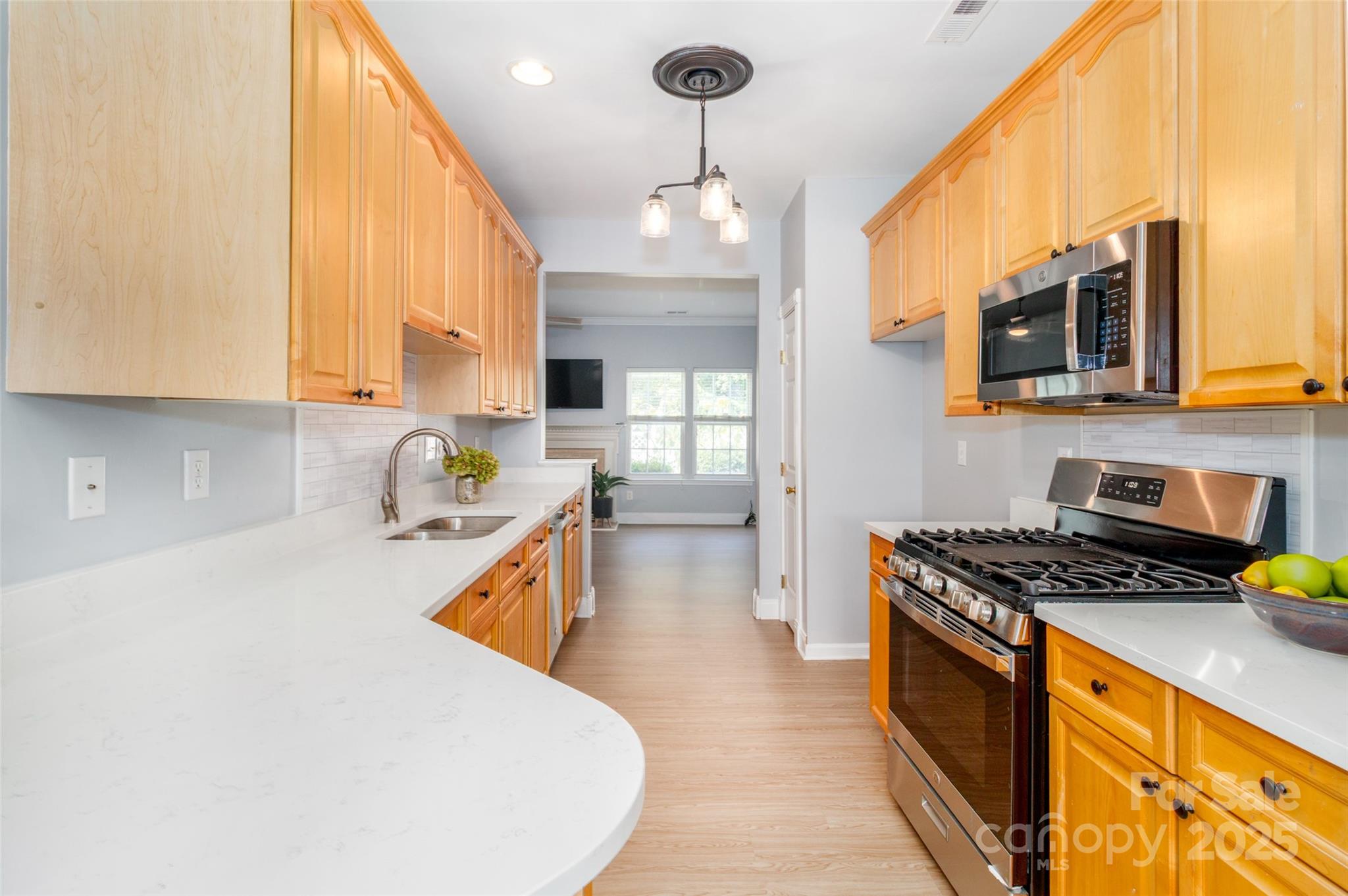 6017 Creft Circle Property Photo 5