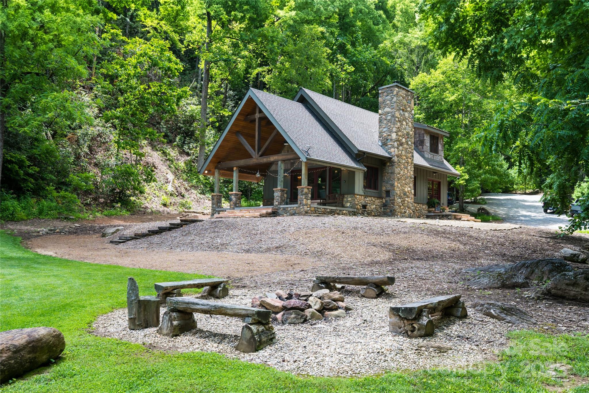 1037 Newberry Creek Road Property Photo