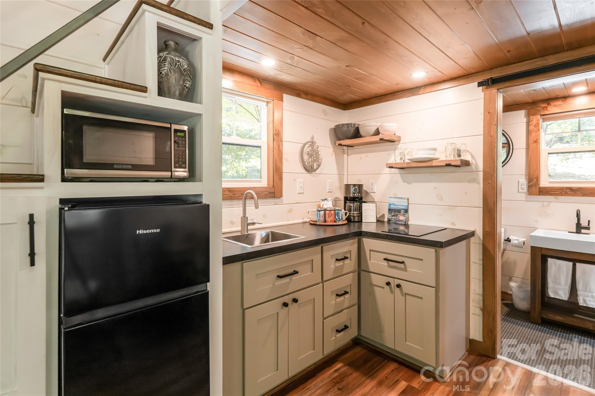1037 Newberry Creek Road Property Photo 35