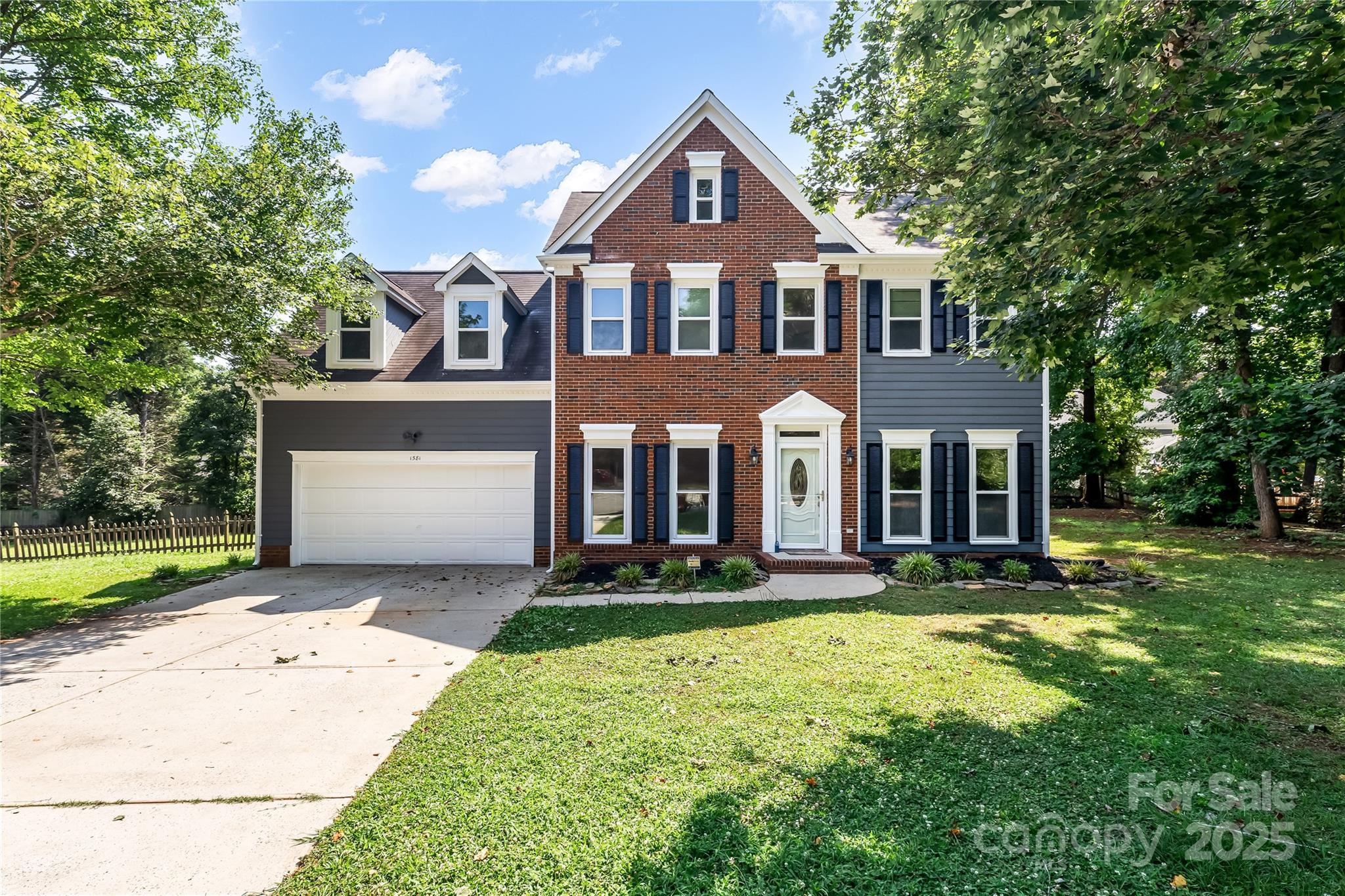 1581 Bluff Court Property Photo 1