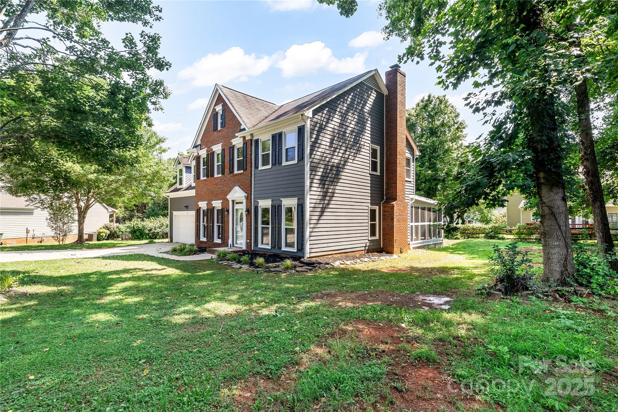 1581 Bluff Court Property Photo 3