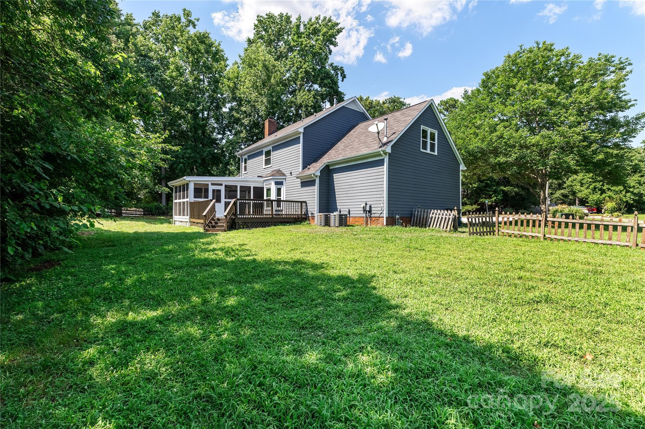 1581 Bluff Court Property Photo 6