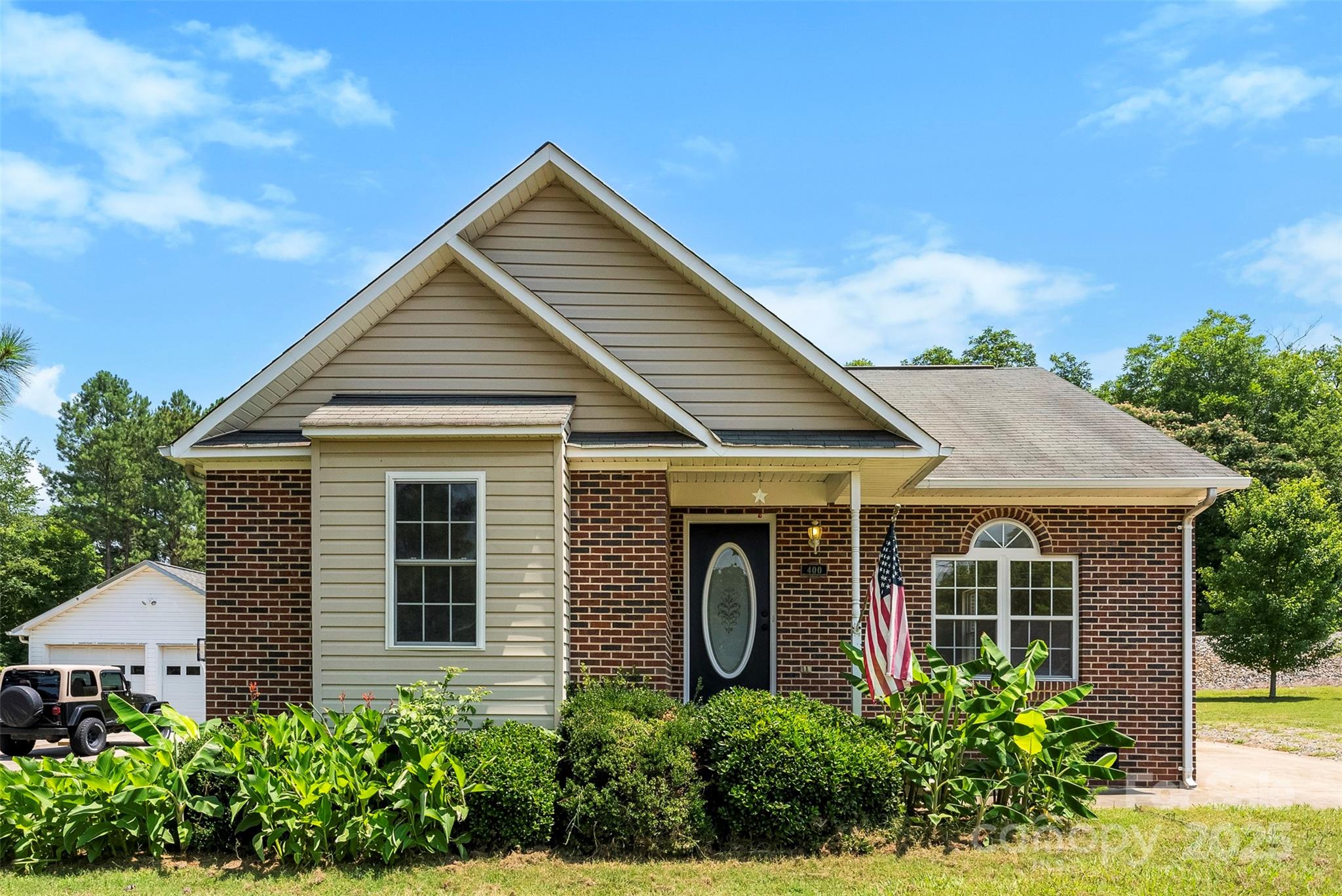 400 N Main Street Property Photo 1