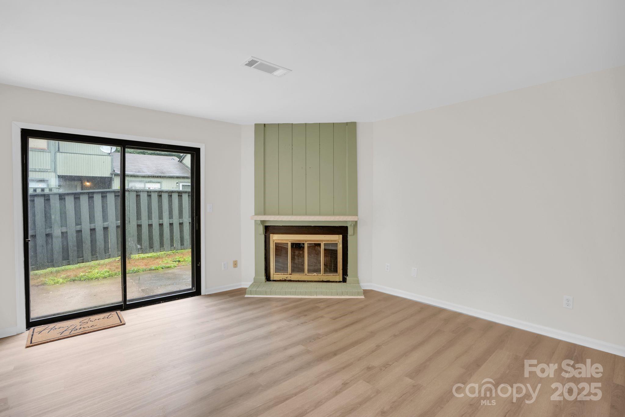 6104 Bent Tree Court Property Photo 3