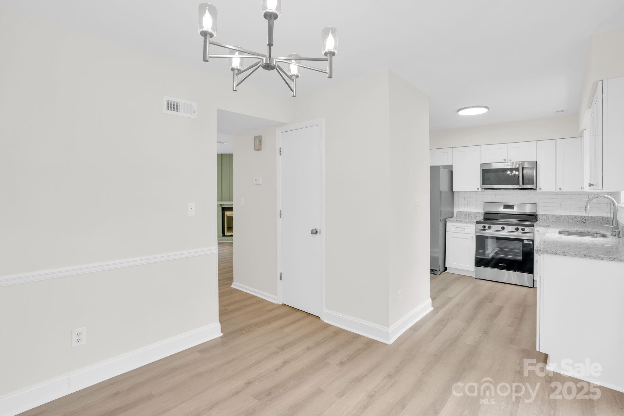 6104 Bent Tree Court Property Photo 5