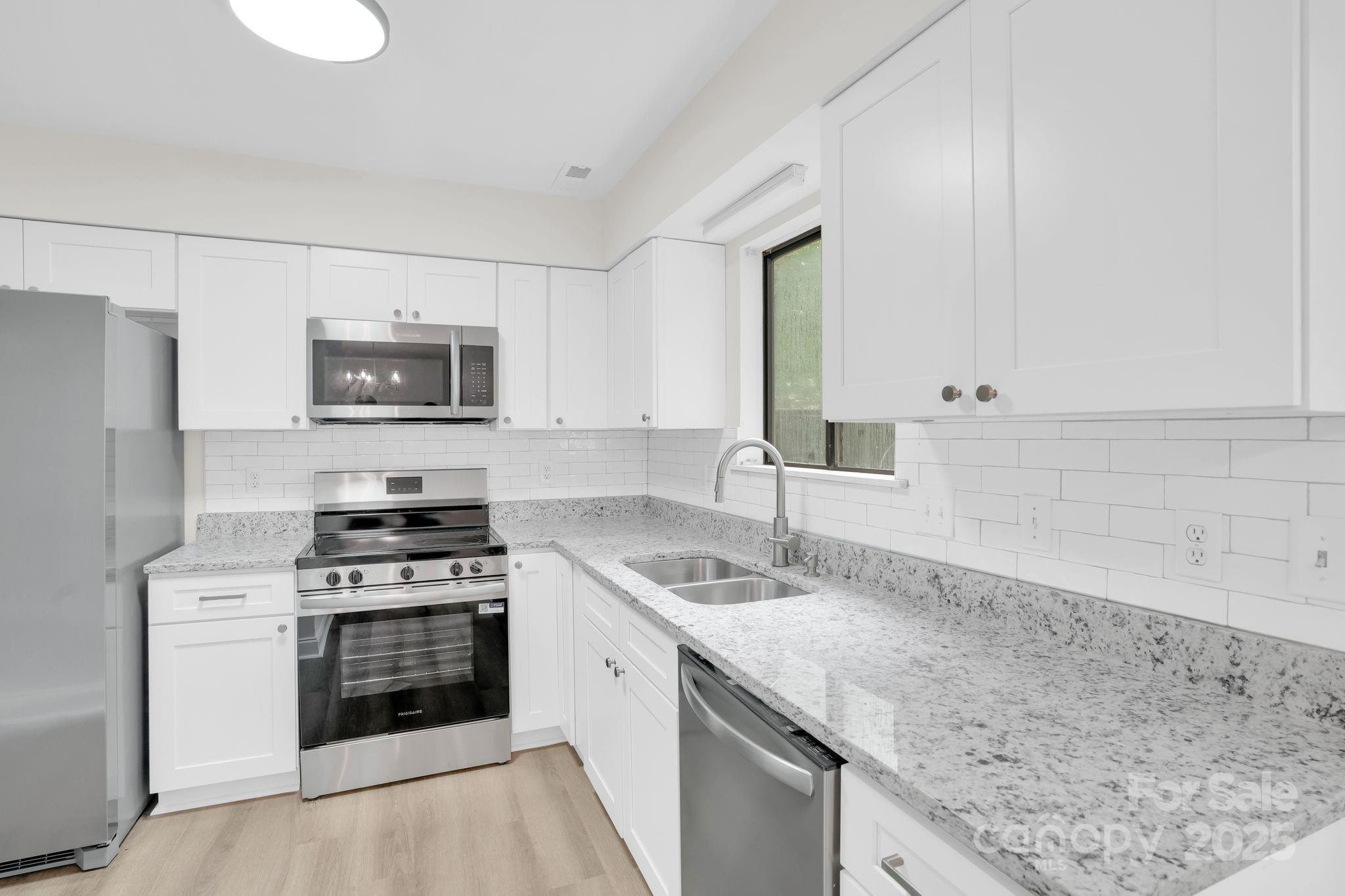 6104 Bent Tree Court Property Photo 6