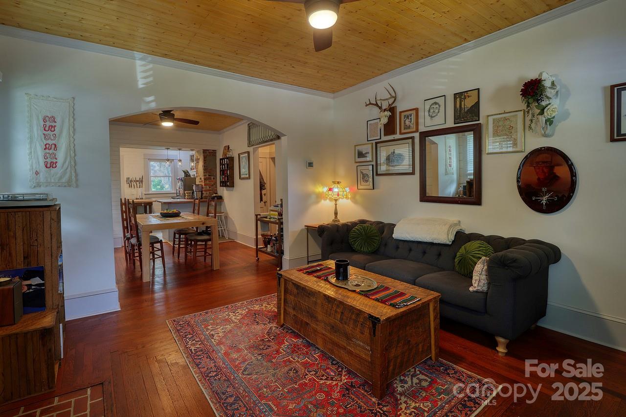 107 Riverview Drive Property Photo 5