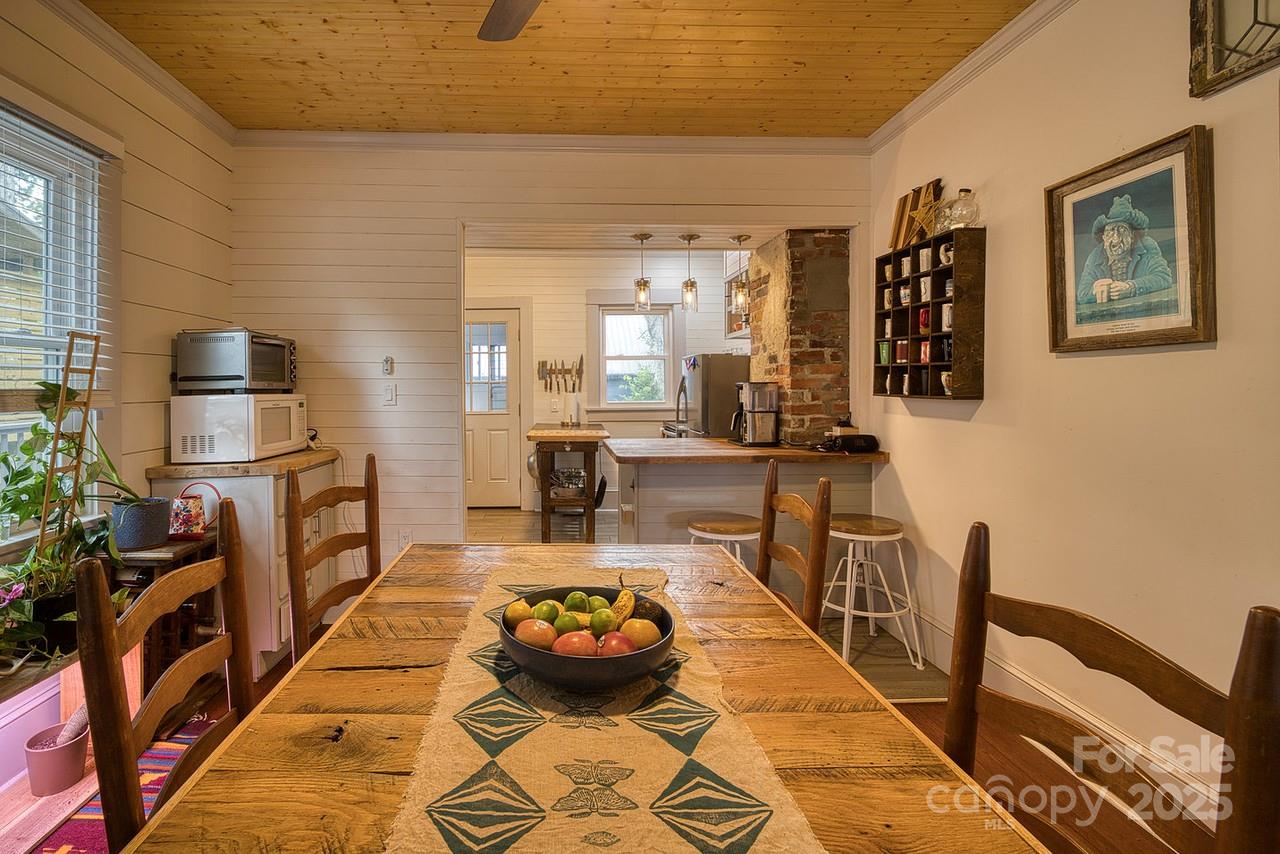 107 Riverview Drive Property Photo 9