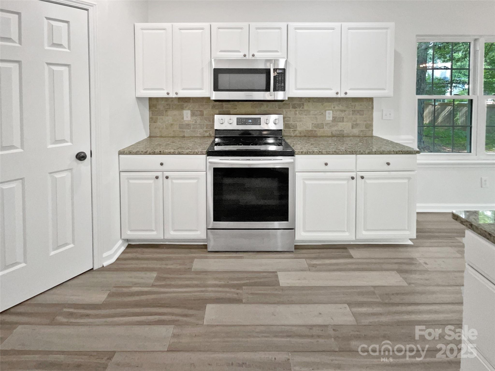 11103 Fox Cove Drive Property Photo 12