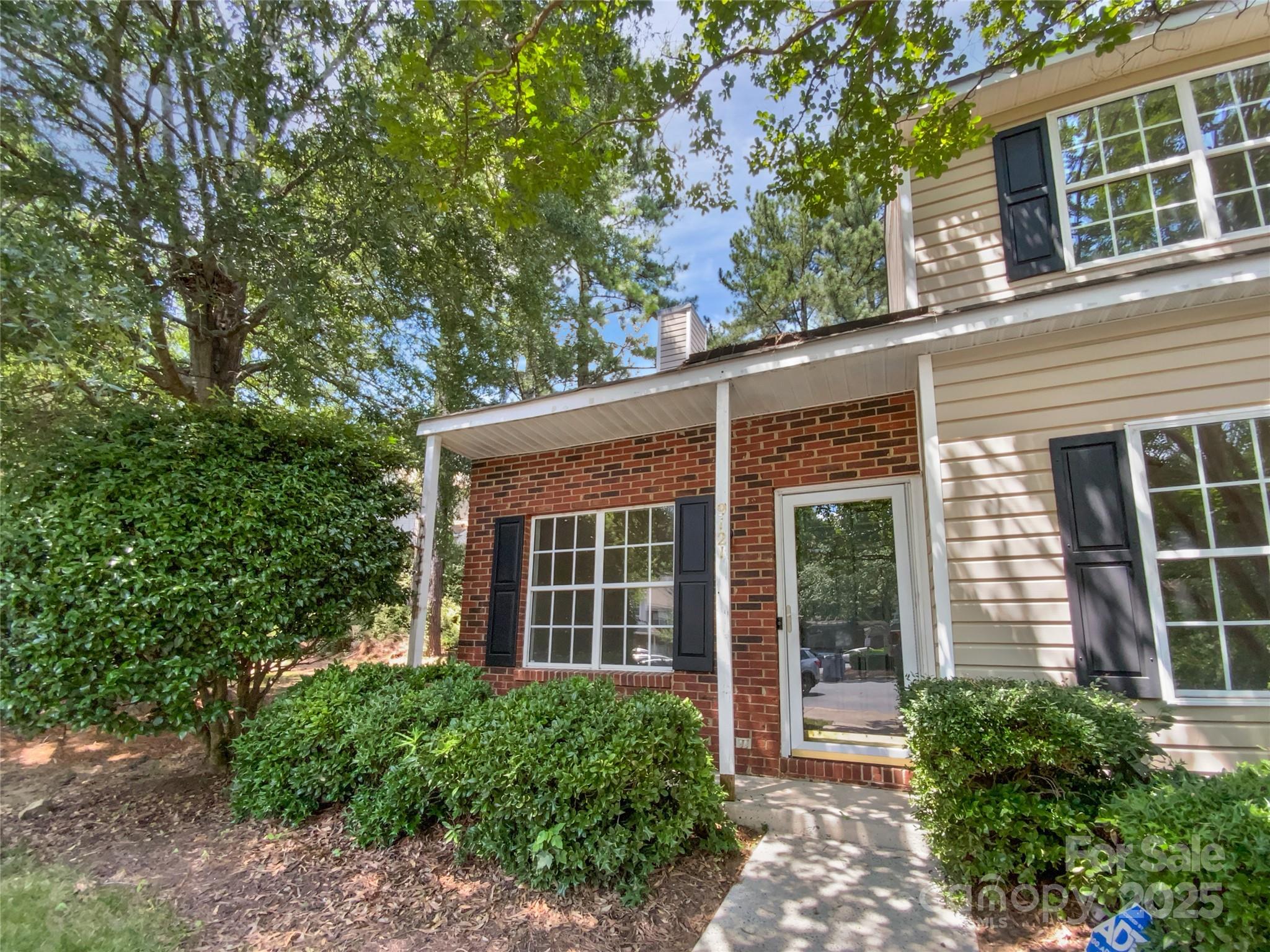 9121 Charminster Court Property Photo 1