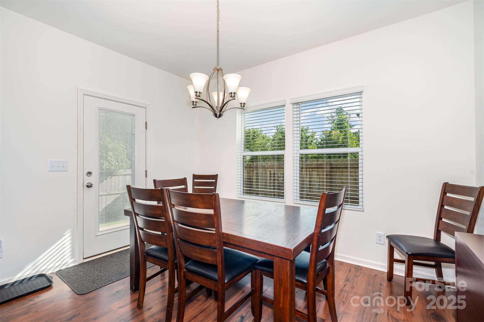 839 Foxglove Lane Property Photo 10
