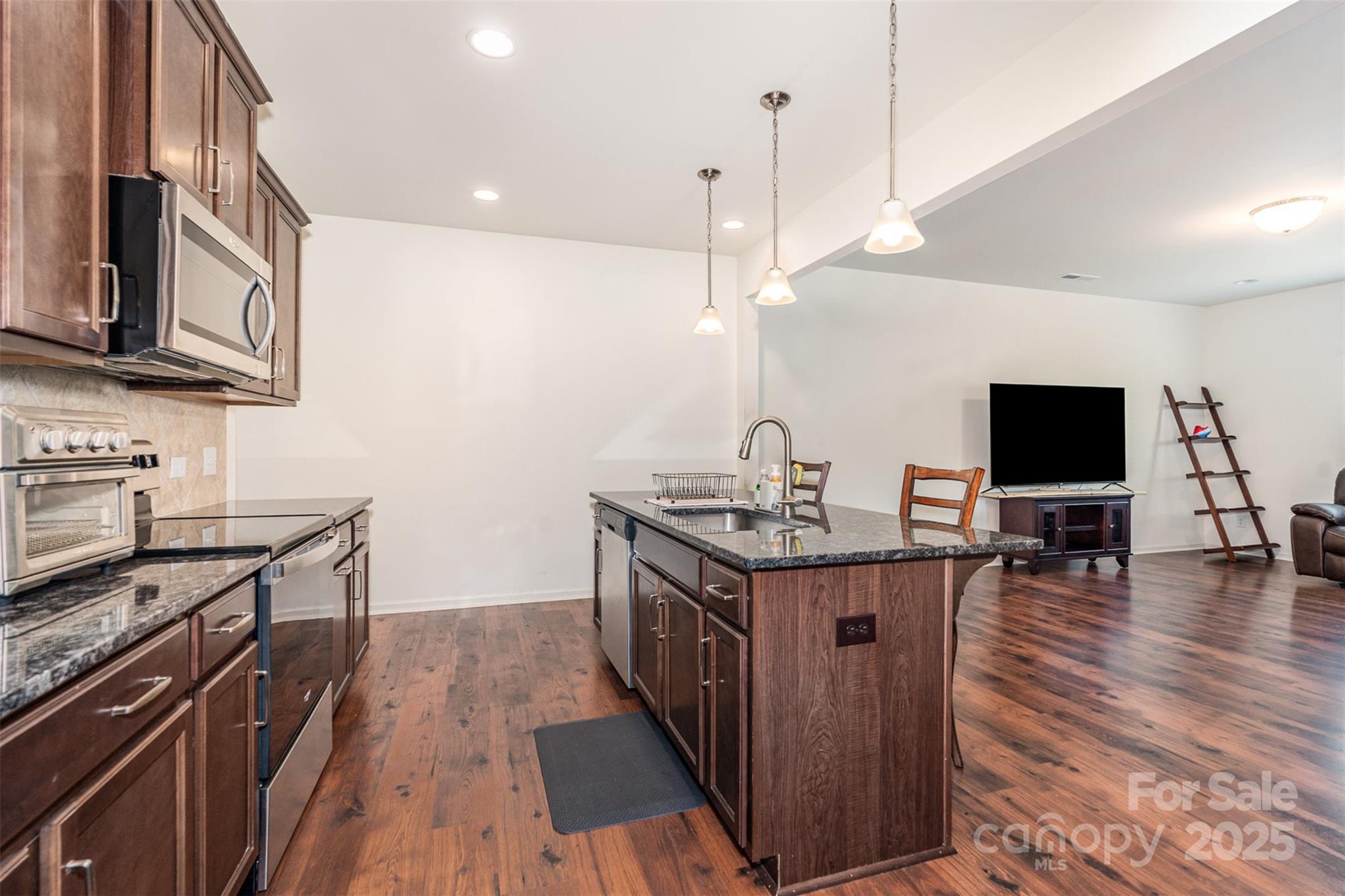 839 Foxglove Lane Property Photo 14