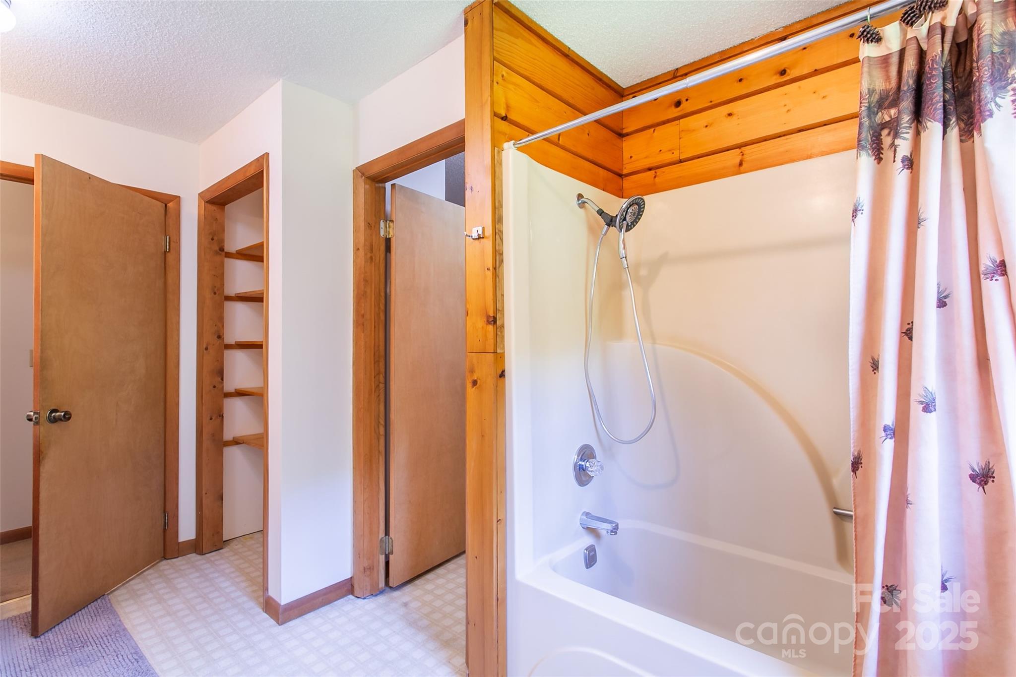 60 Treadway Drive Property Photo 15