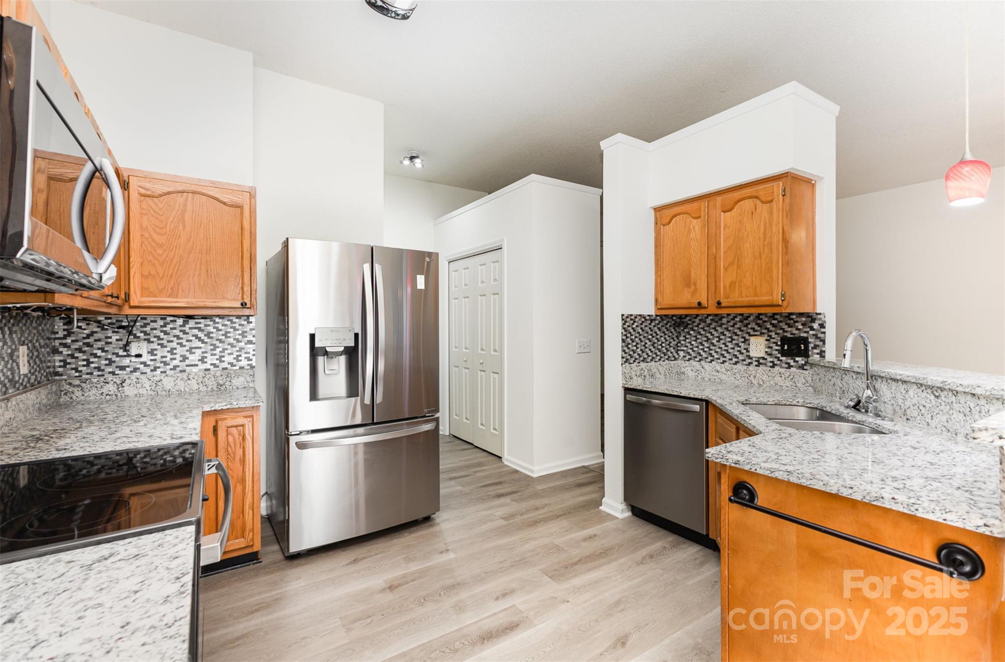 11411 Ridge Oak Drive Property Photo 1