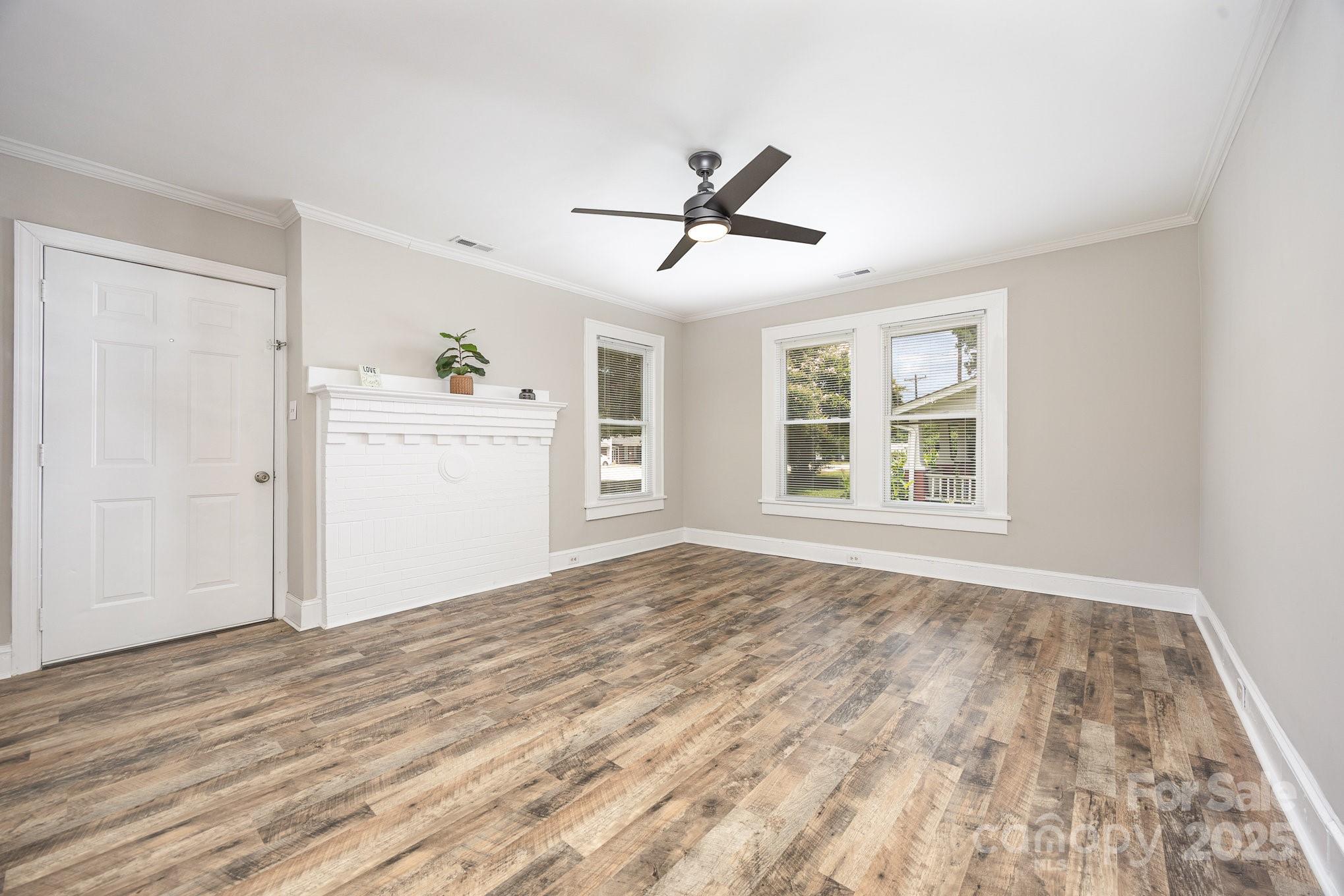 900 N Salisbury Avenue Property Photo 4