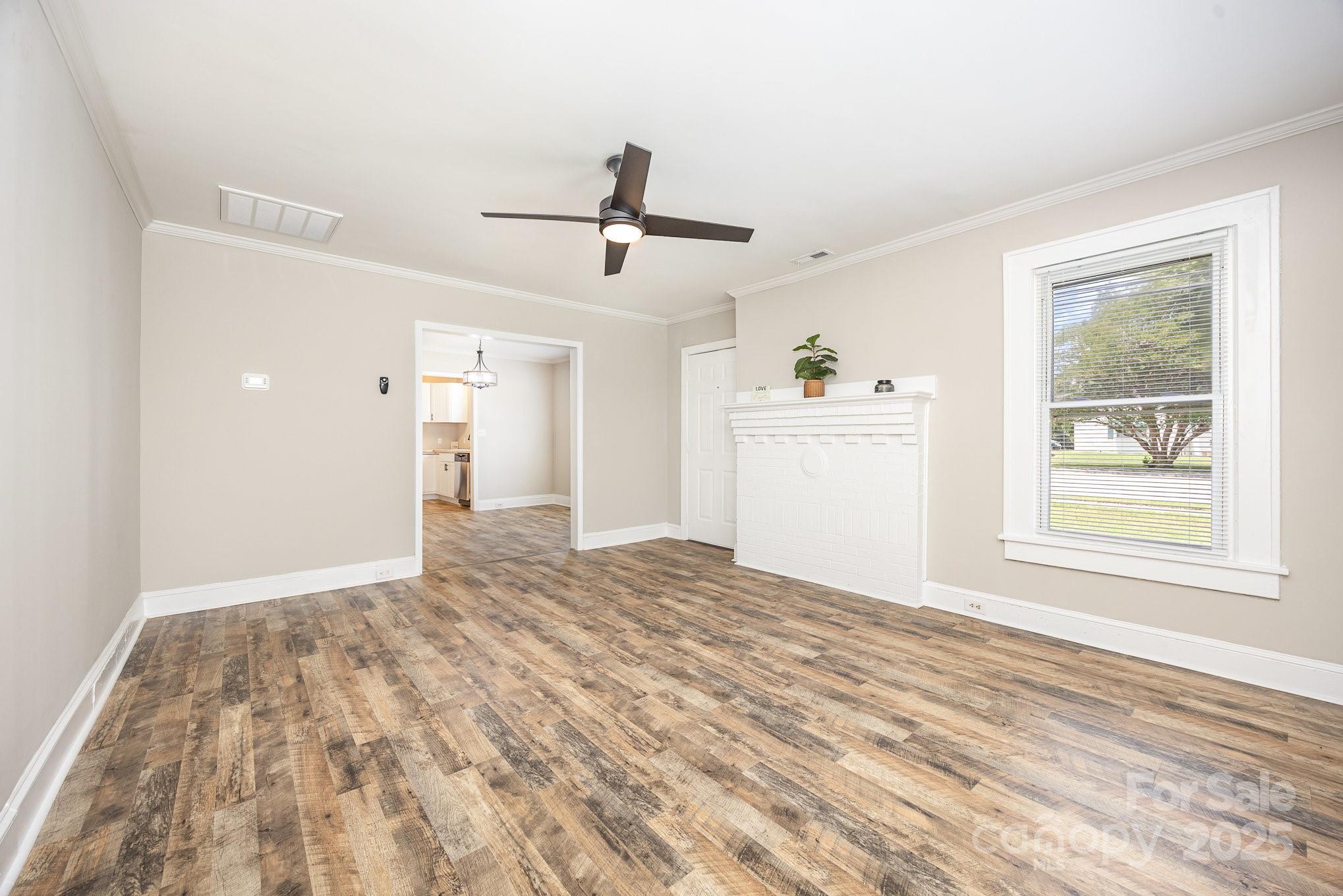 900 N Salisbury Avenue Property Photo 5