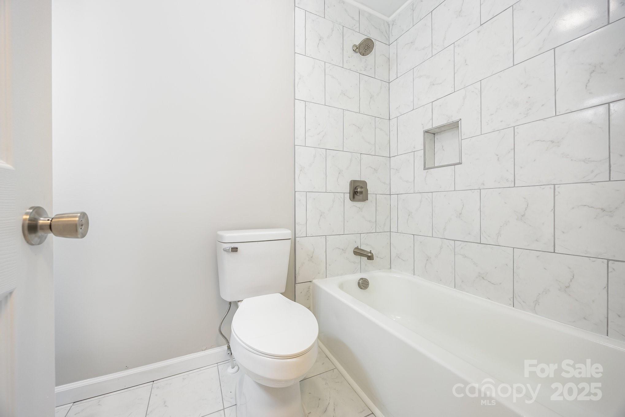 900 N Salisbury Avenue Property Photo 13