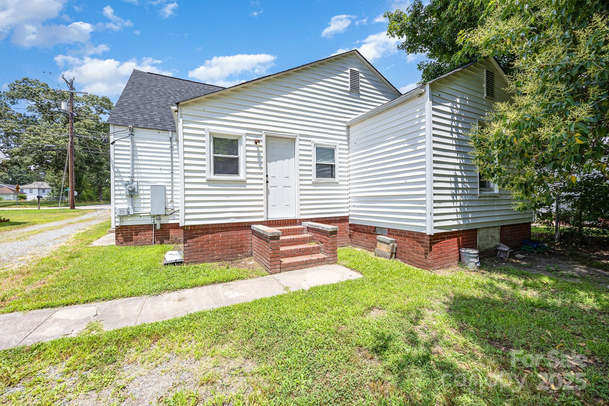 900 N Salisbury Avenue Property Photo 17