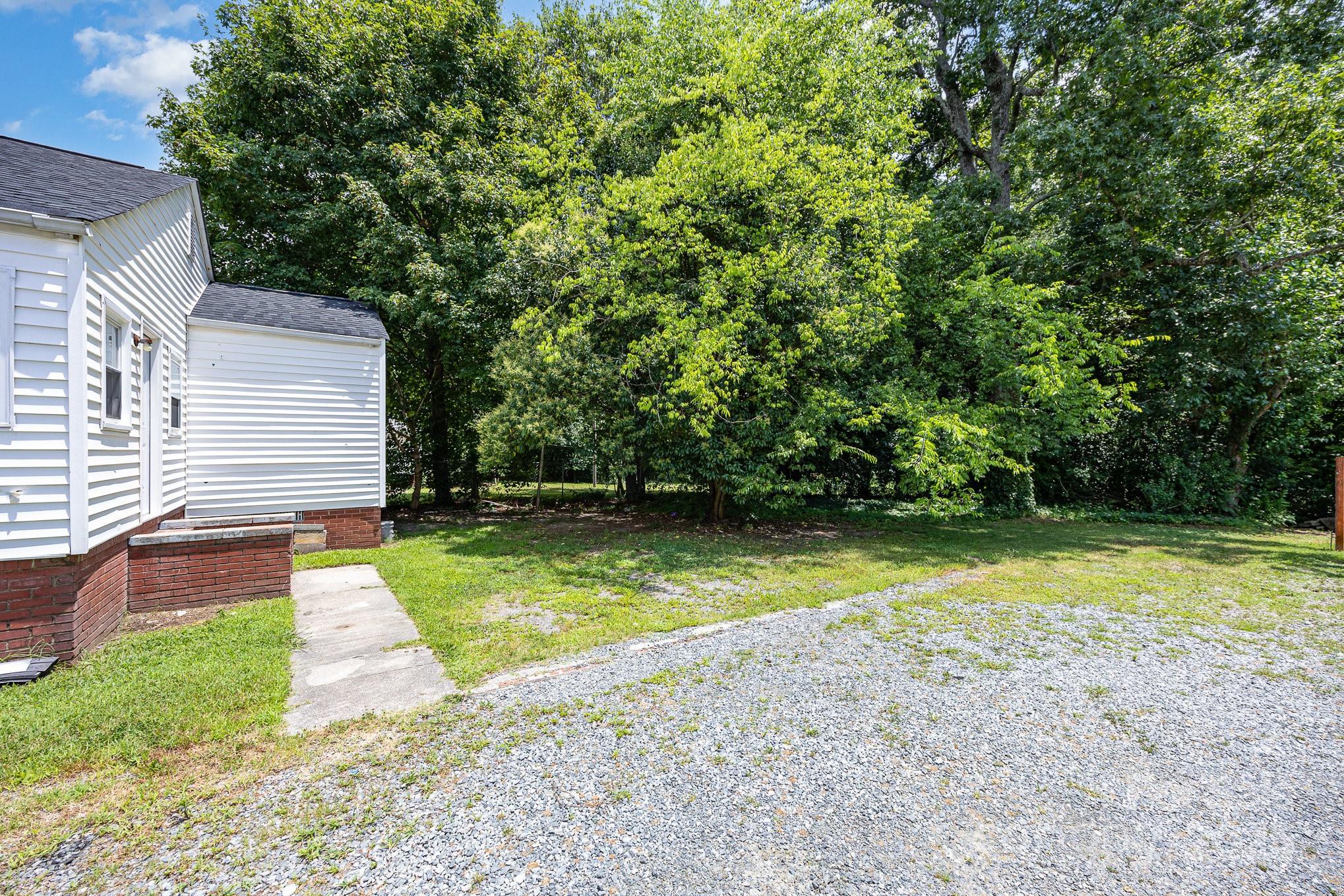 900 N Salisbury Avenue Property Photo 18