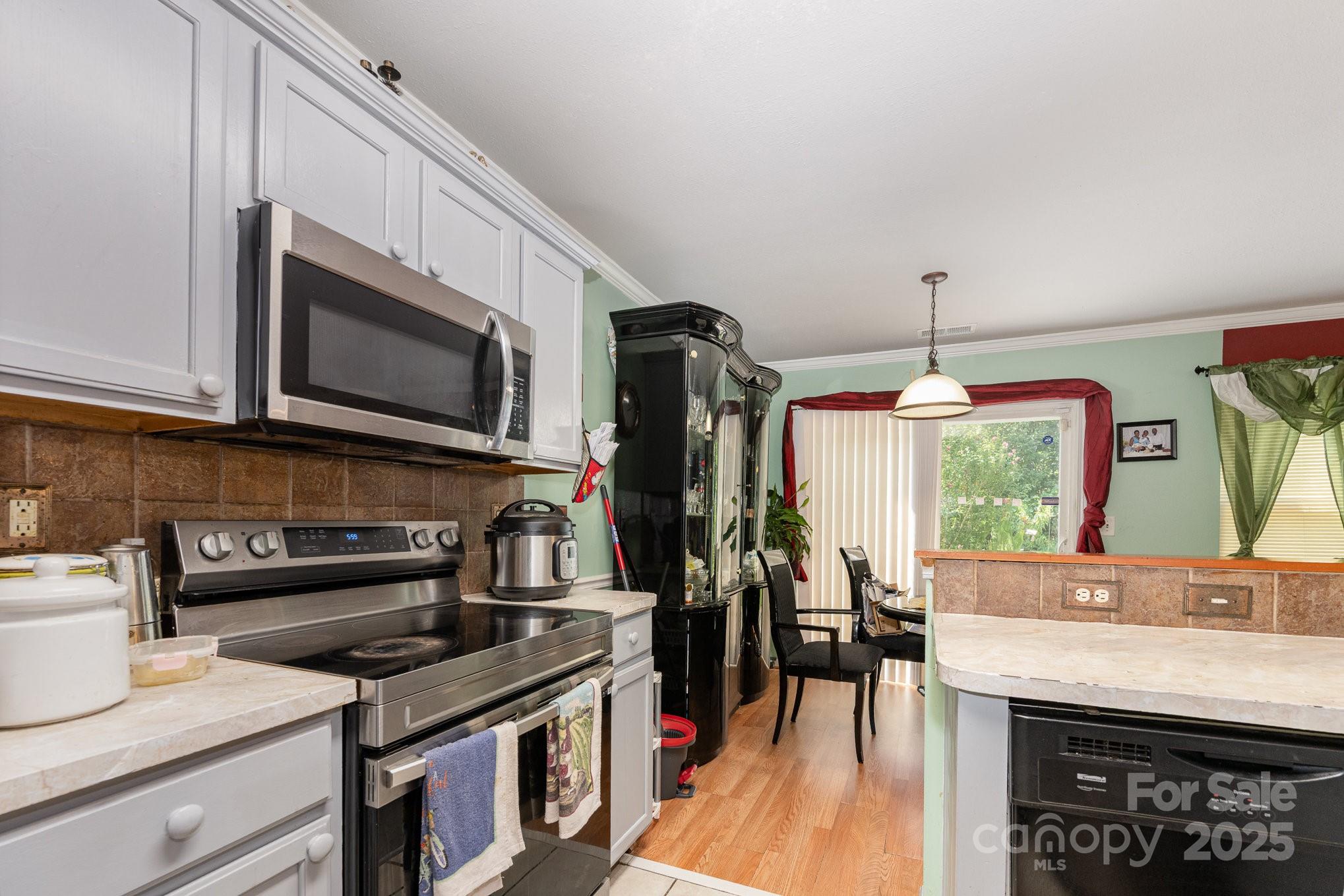 5448 Wyalong Drive Property Photo 2