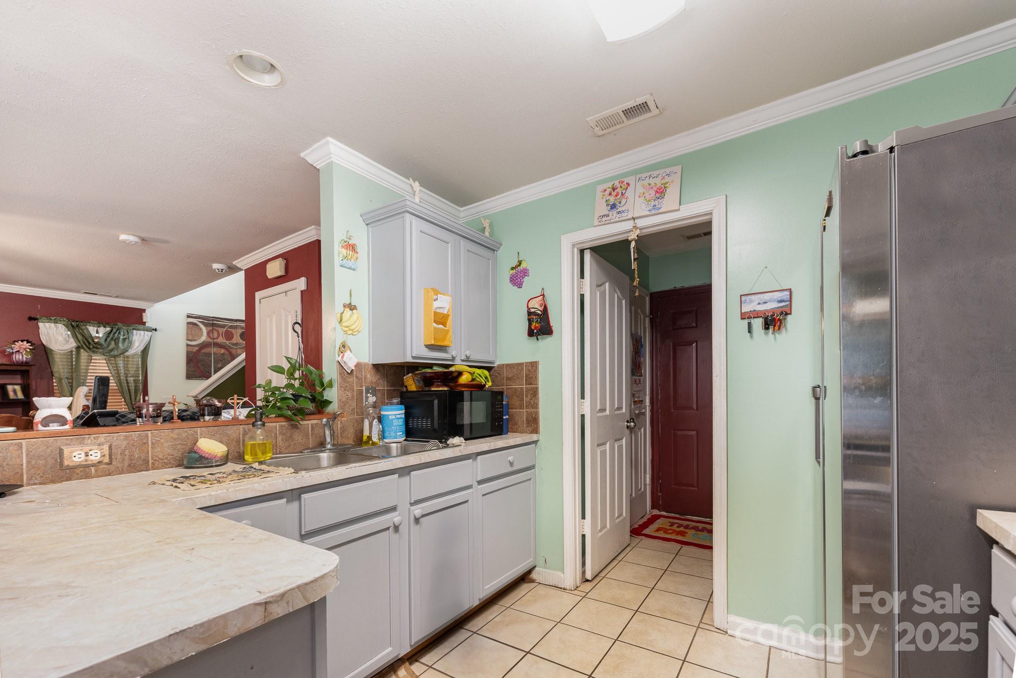 5448 Wyalong Drive Property Photo 4