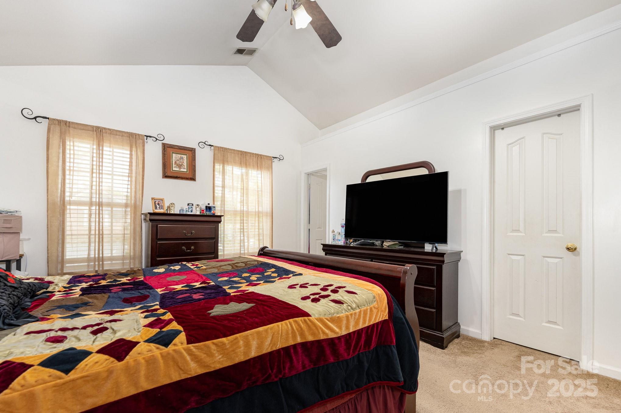 5448 Wyalong Drive Property Photo 9