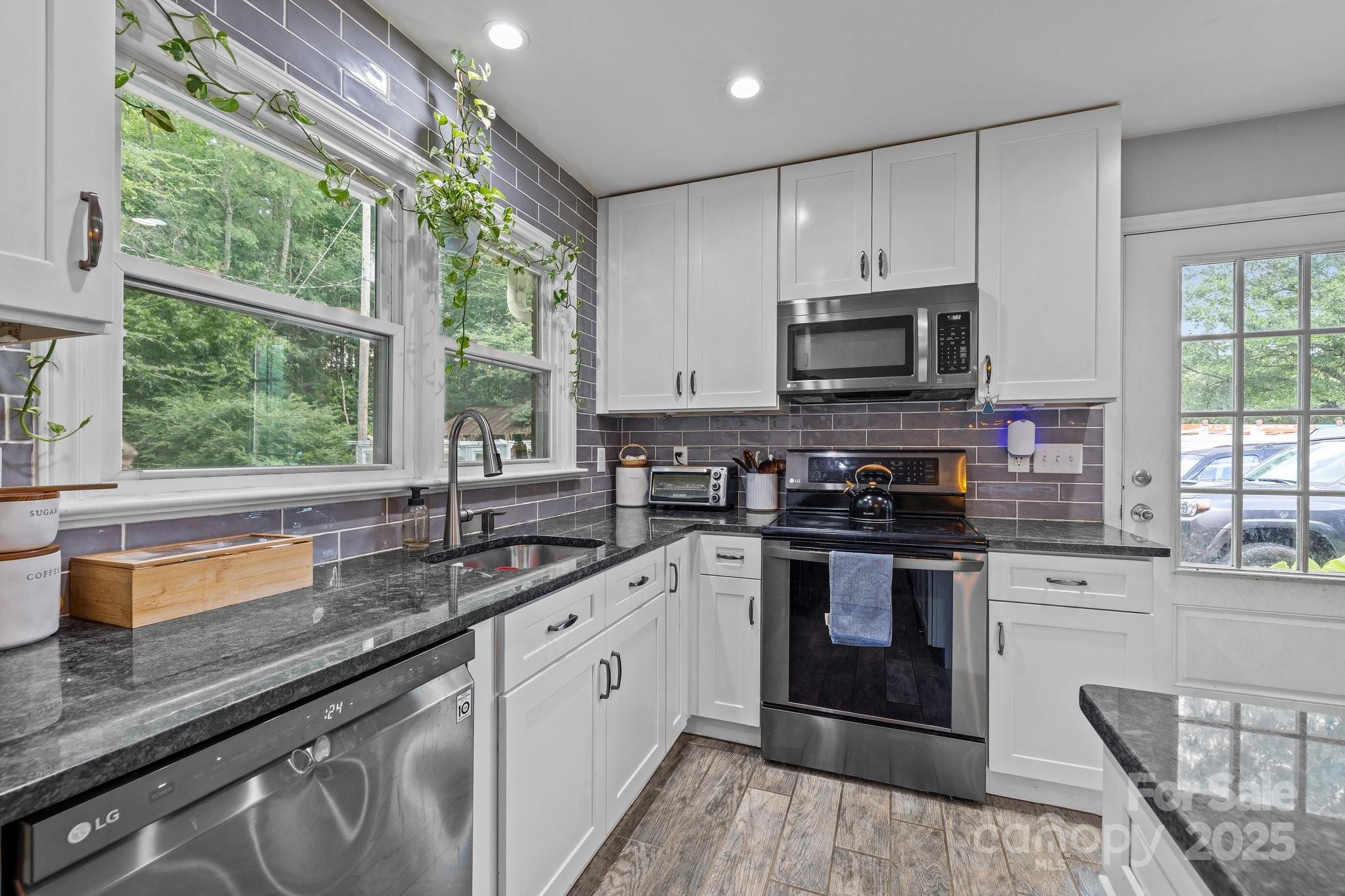 1108 Willoughby Road Property Photo 23