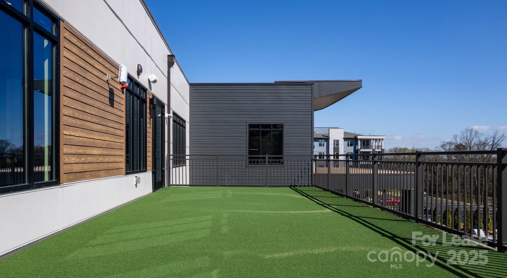 305 Prine Place C4 Property Photo 4