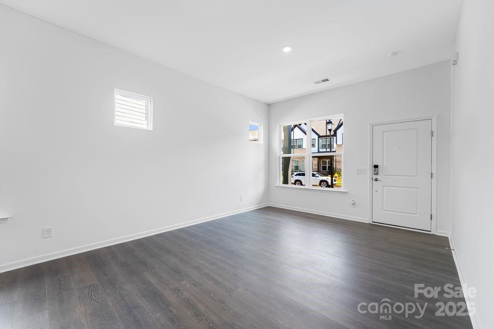 3128 Beacon Heights Road Property Photo 3