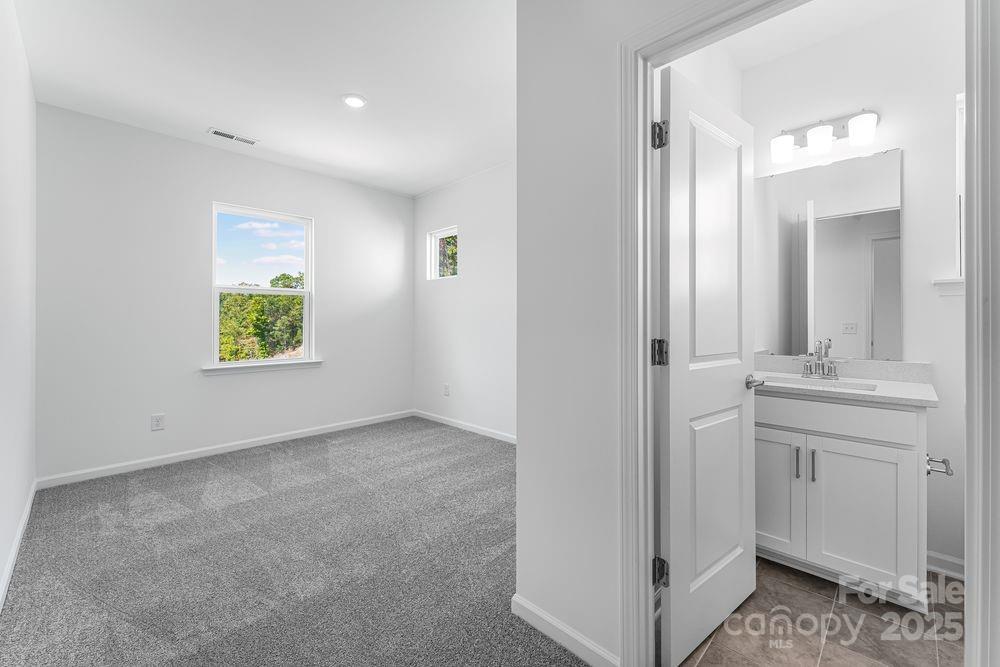 3128 Beacon Heights Road Property Photo 12