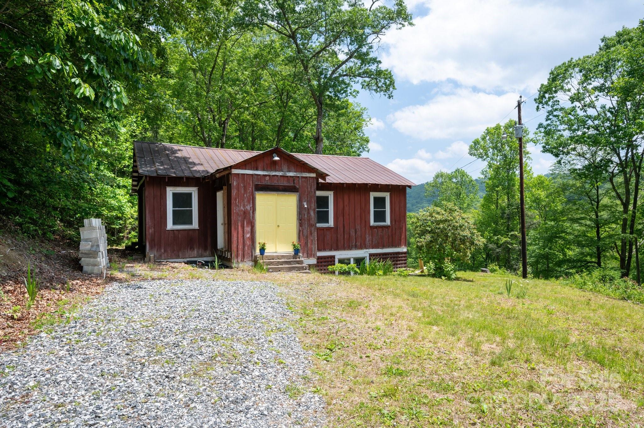 1712 Little Creek Road Property Photo 1