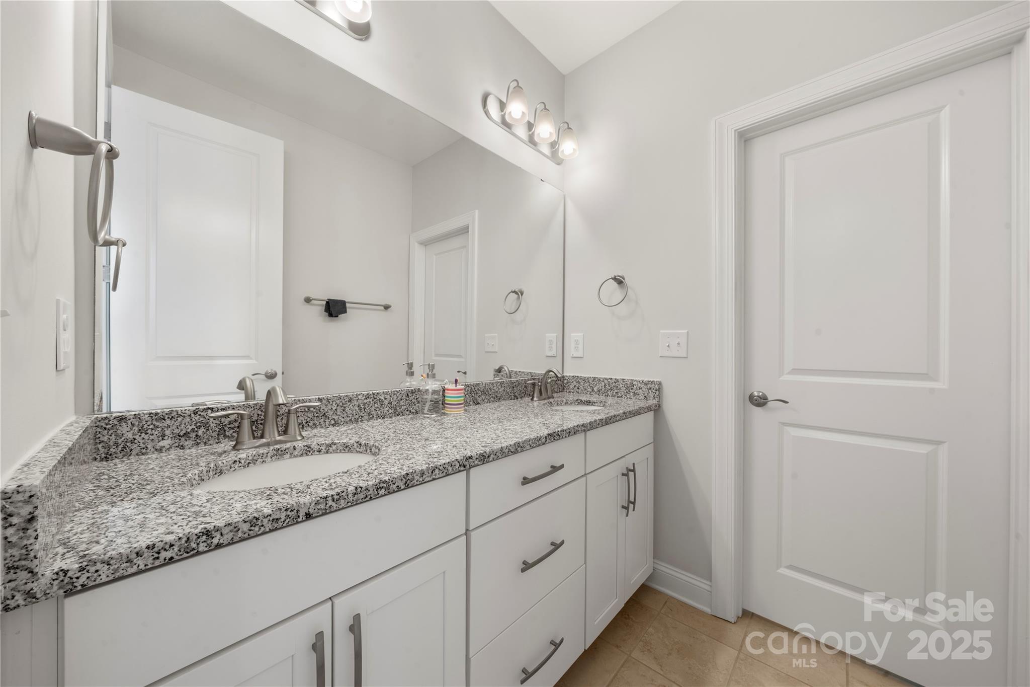 12415 Es Draper Drive Property Photo 36