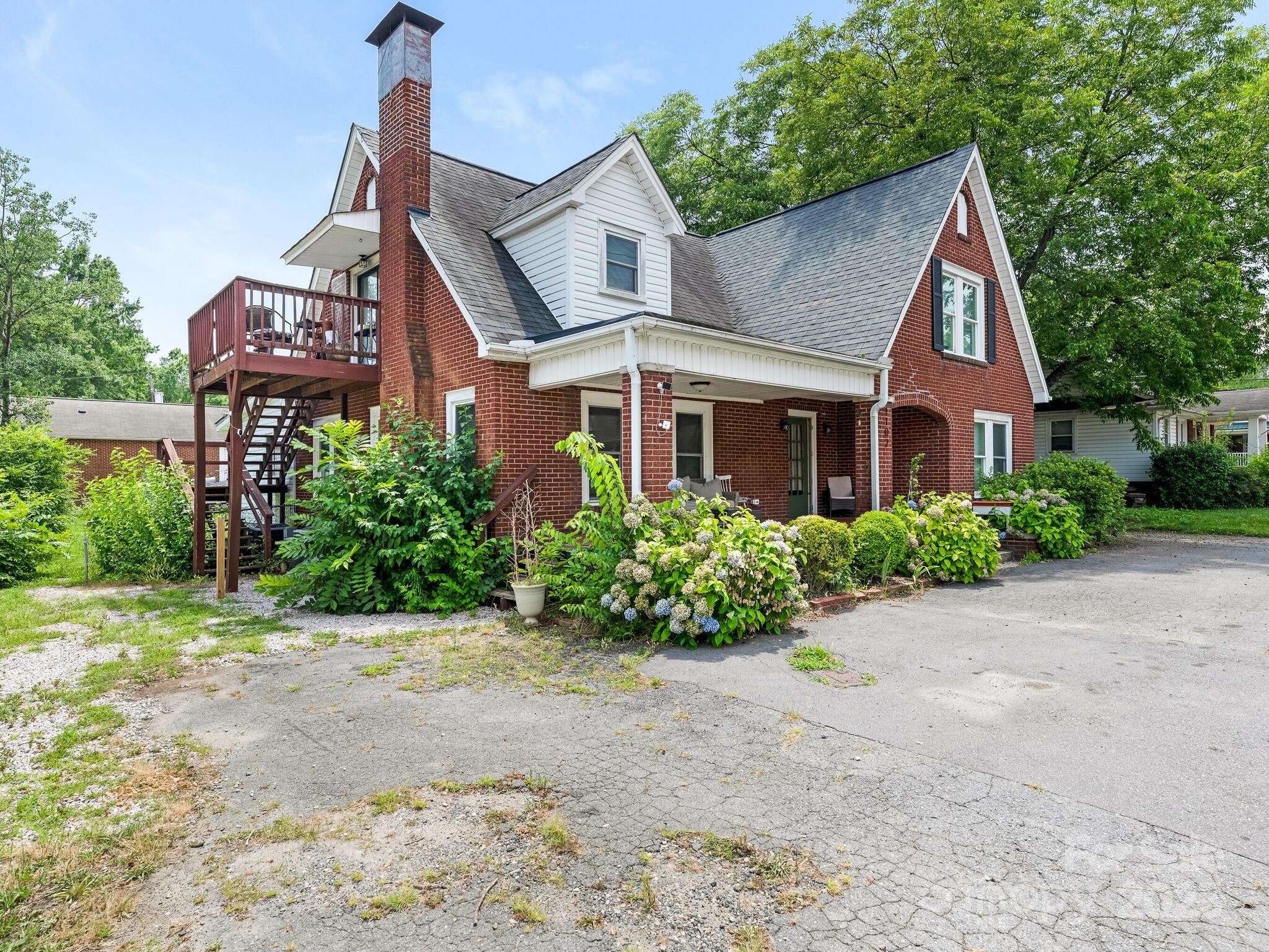 1102 Lane Street Property Photo 2
