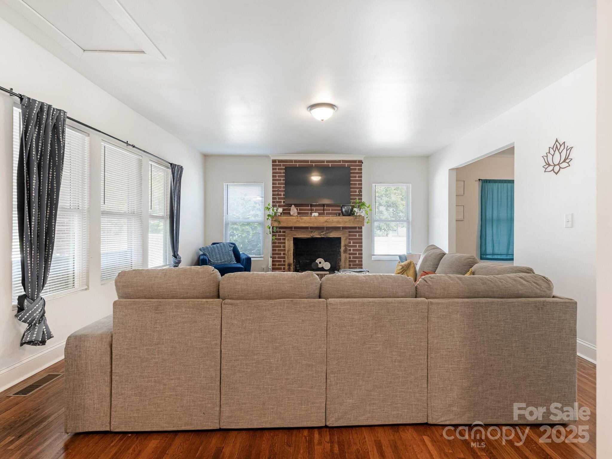1102 Lane Street Property Photo 6