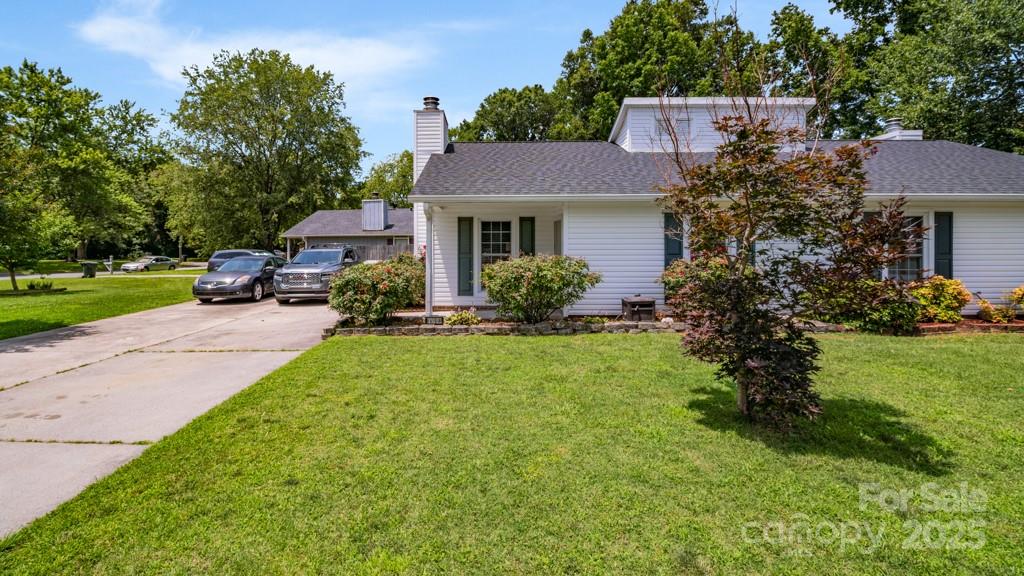 3106 Twin Brooks Drive Property Photo 1