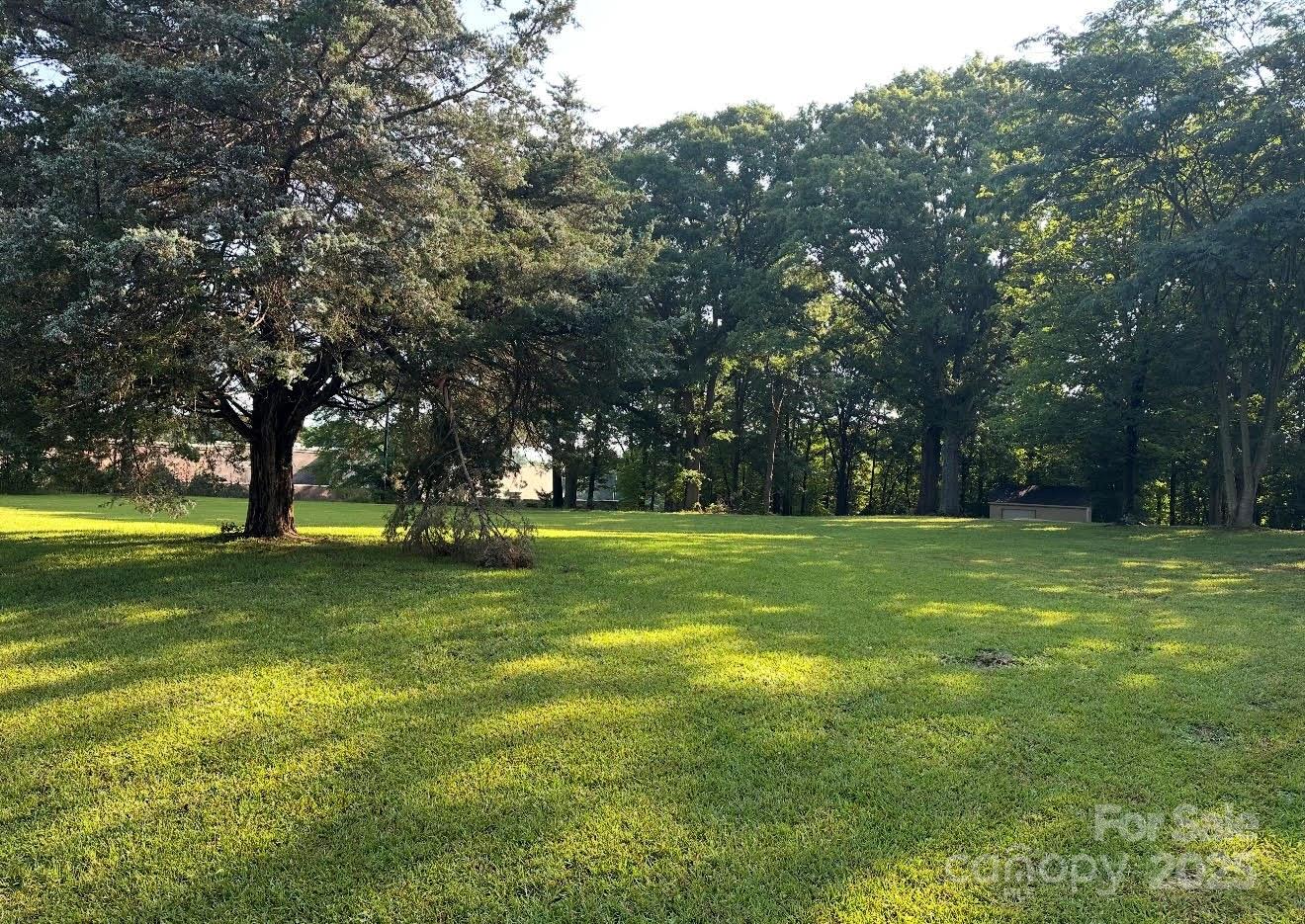 1086 N Dobys Bridge Road Property Photo 3