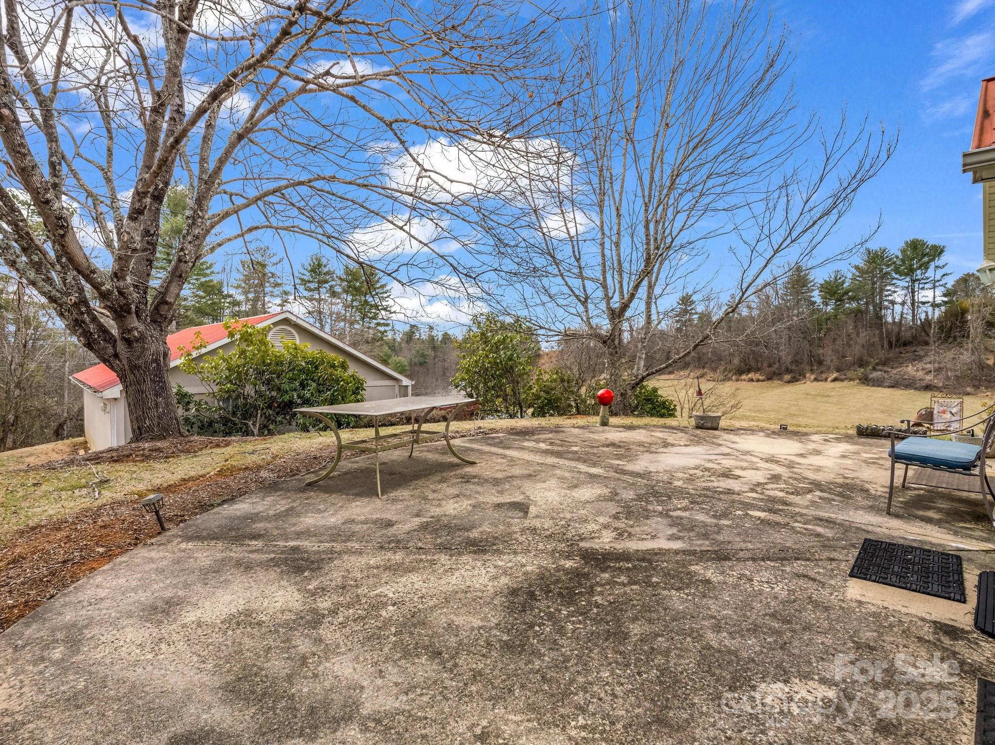 55 Settlers Trail Property Photo 8