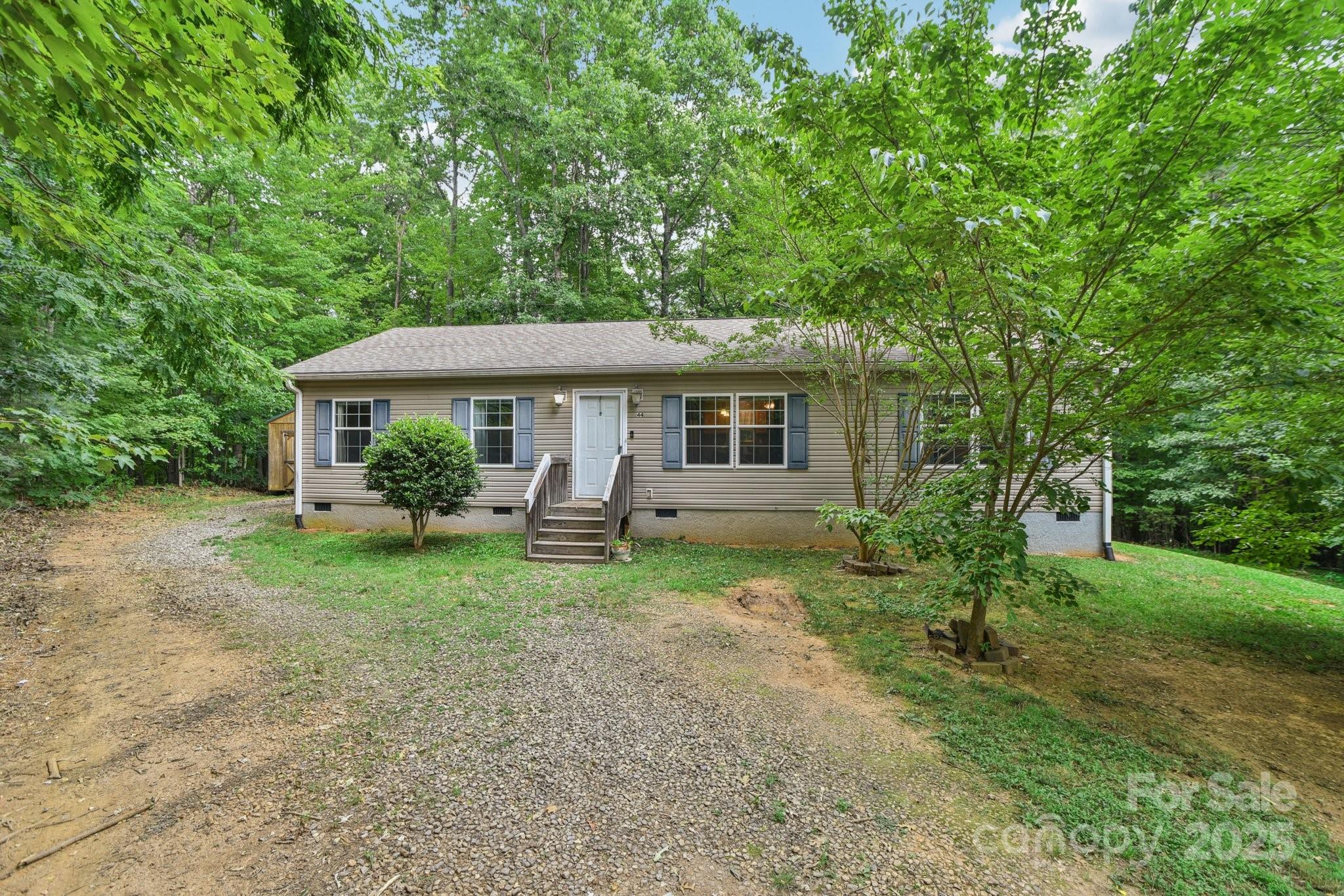 44 Bachelder Lane Property Photo 1
