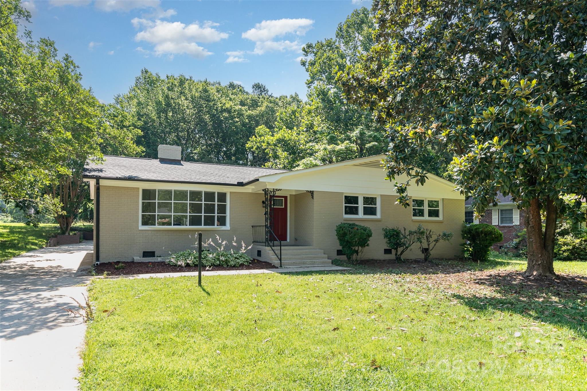 1138 Laurel Street Property Photo 1