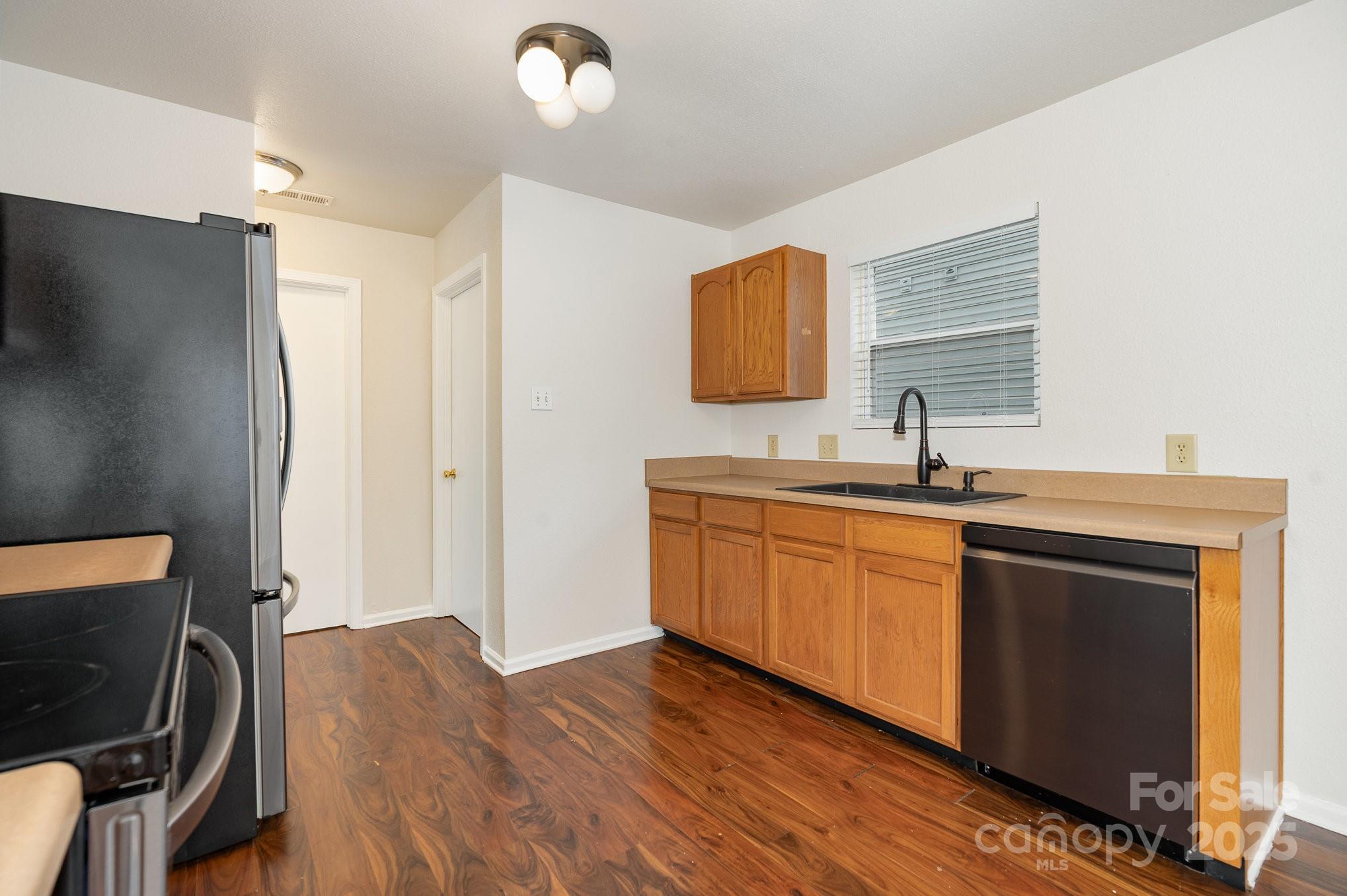 1432 Matthew Allen Circle Property Photo 13