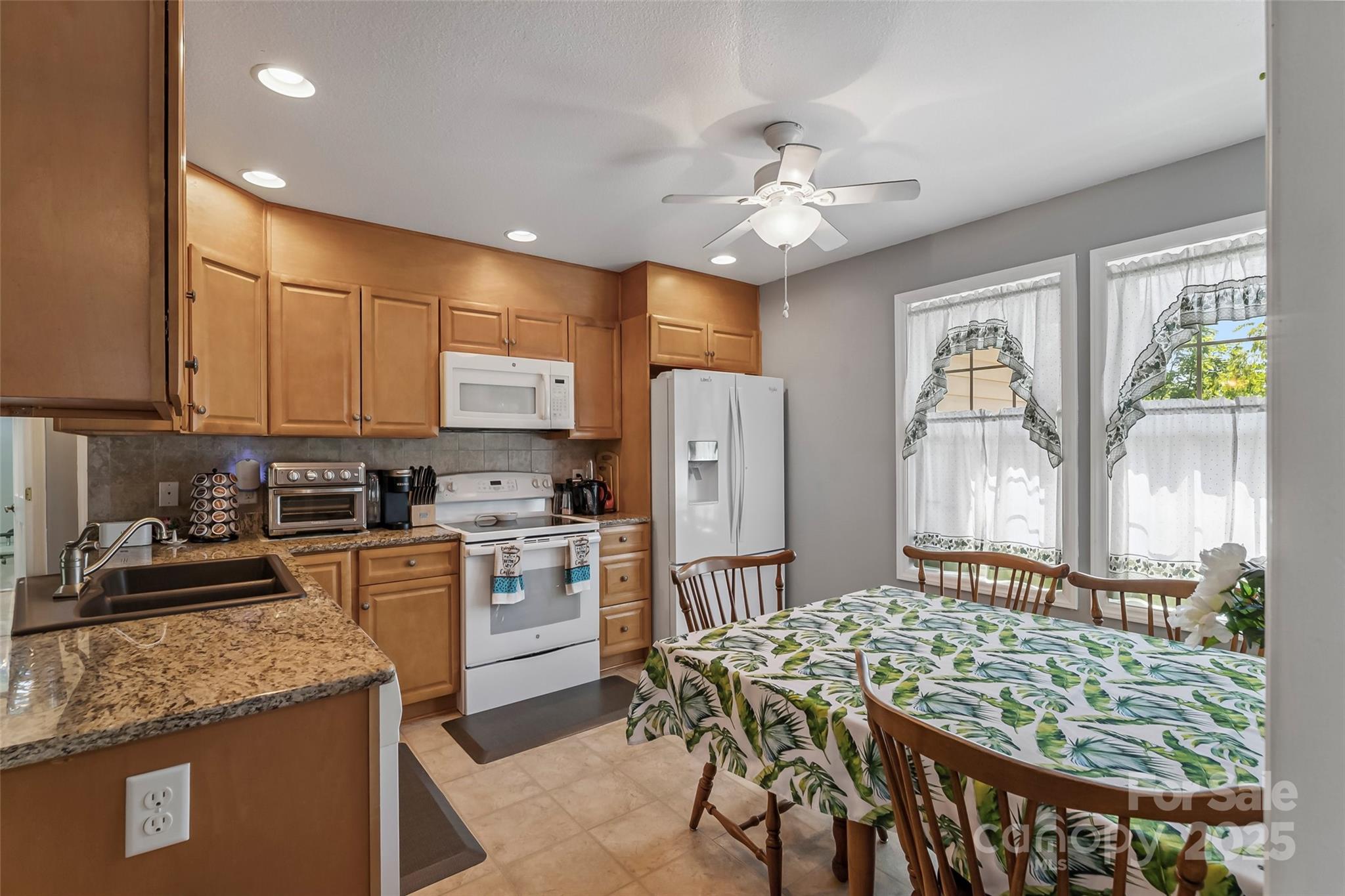 862 Asbury Road Property Photo 4