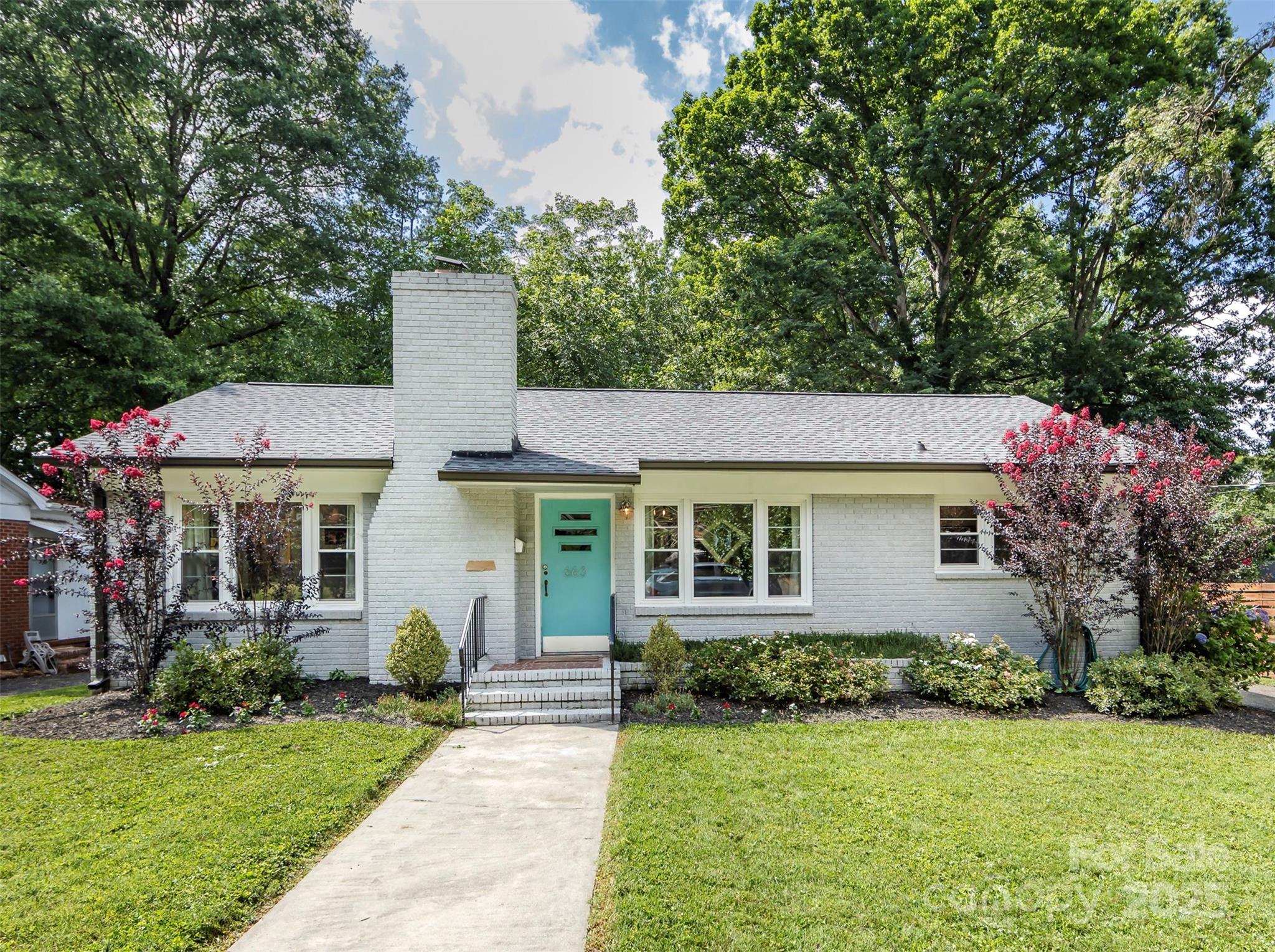663 Mayview Drive Property Photo 1