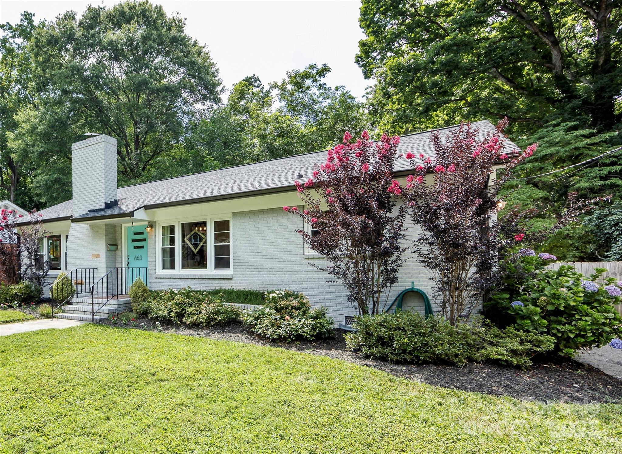 663 Mayview Drive Property Photo 2