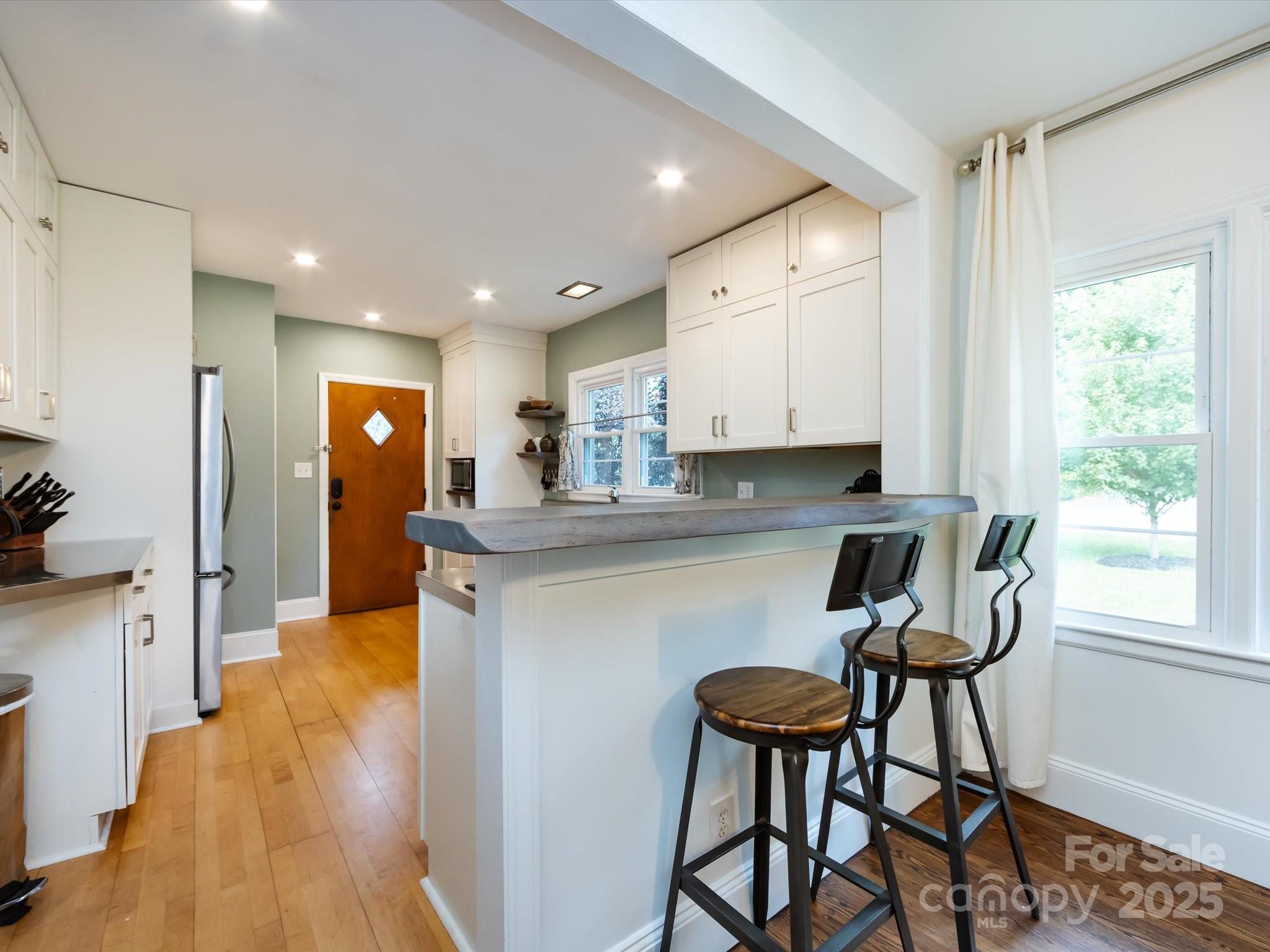 663 Mayview Drive Property Photo 8