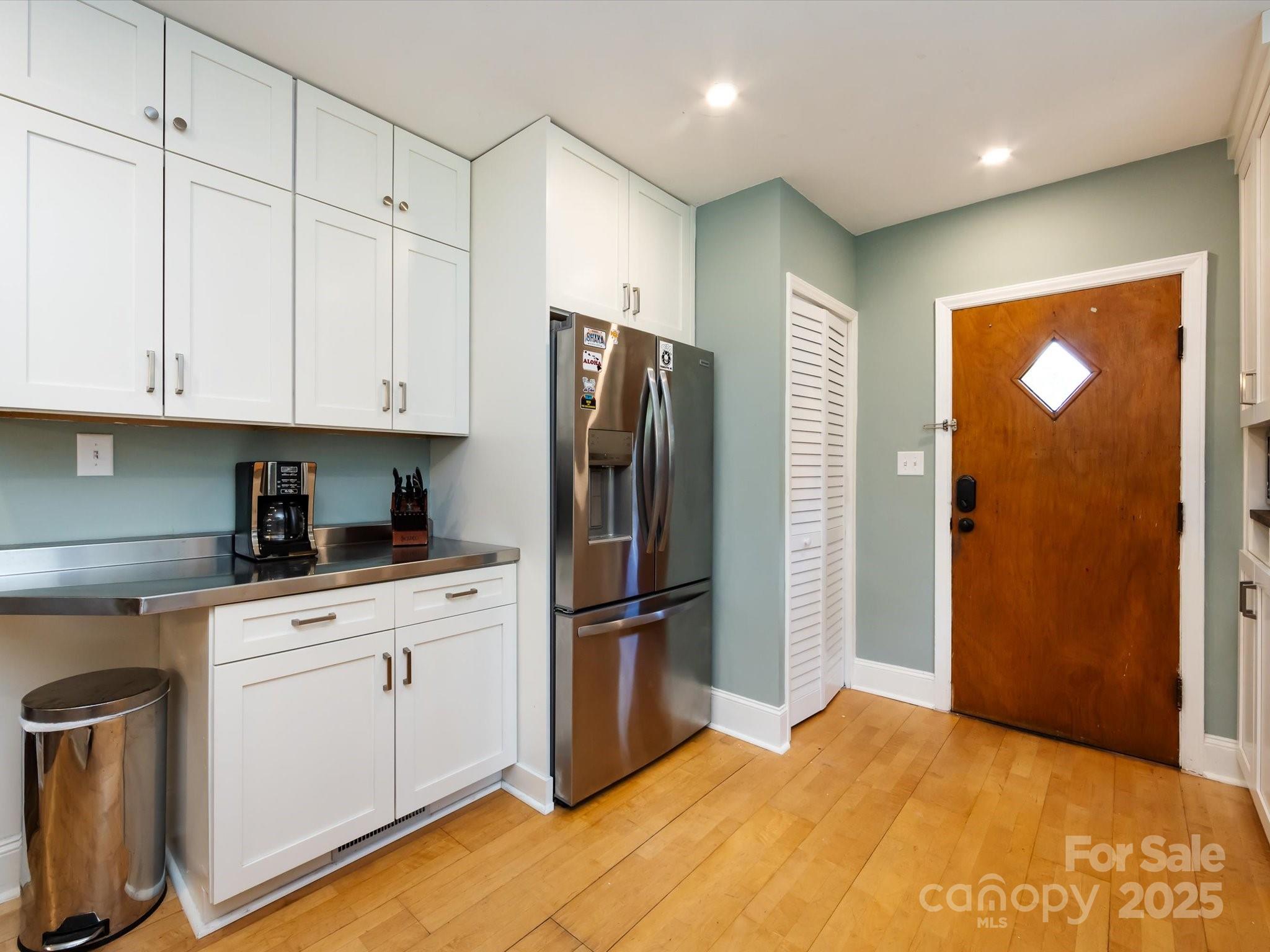 663 Mayview Drive Property Photo 11