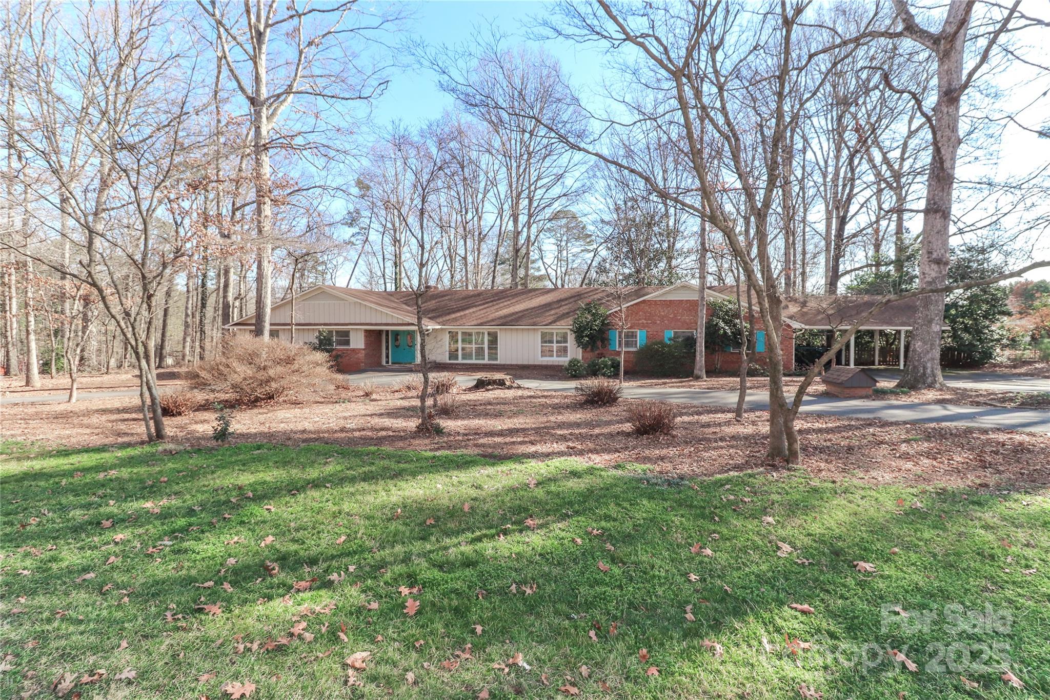 251 Gleneagles Road Property Photo 1