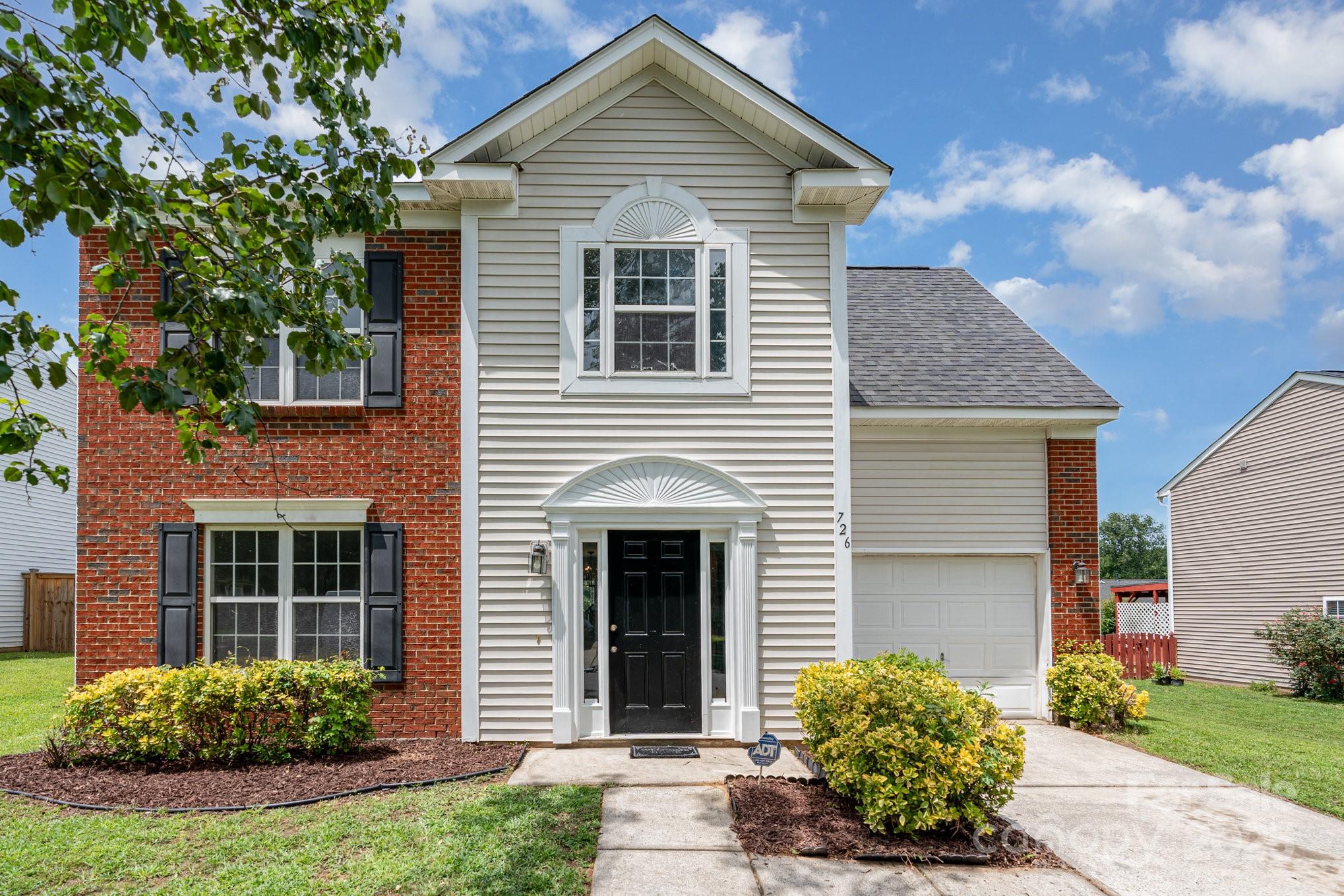 726 Aberdeen Glen Place Property Photo 1