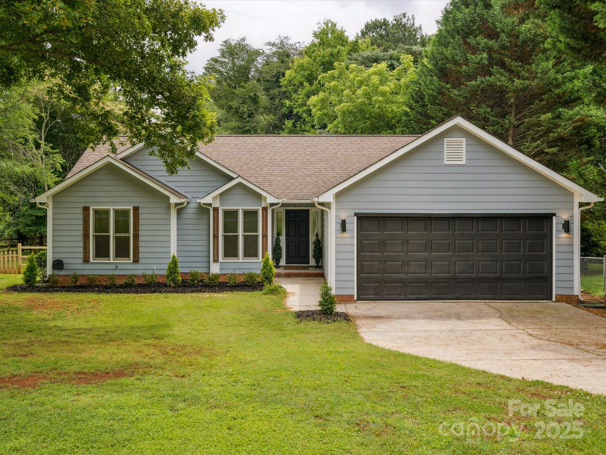 1109 Manchester Lane Property Photo 1