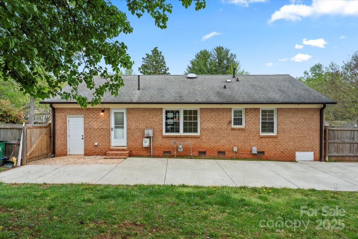 4932 Delivau Drive Property Photo 30