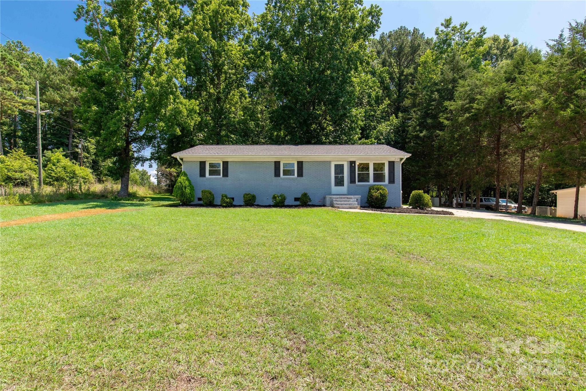 203 Nottingham Drive Property Photo 1